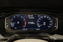 harmaa Volkswagen Taigo 2023 kuva 16.