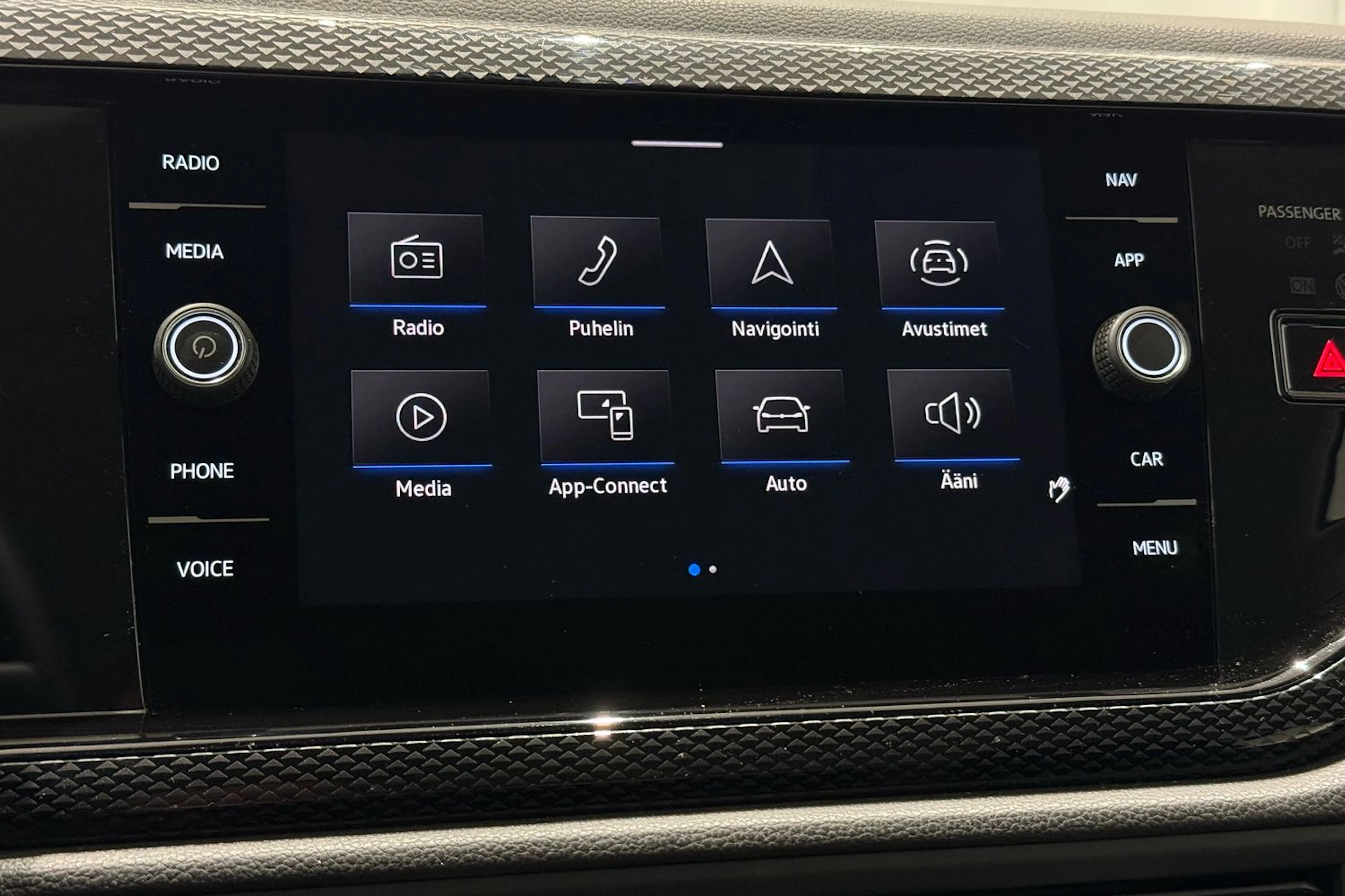 harmaa Volkswagen Taigo 2023 kuva 17.