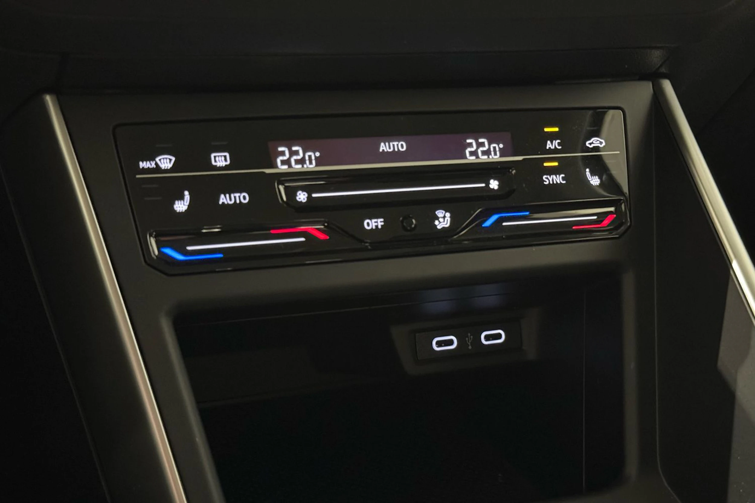 harmaa Volkswagen Taigo 2023 kuva 22.