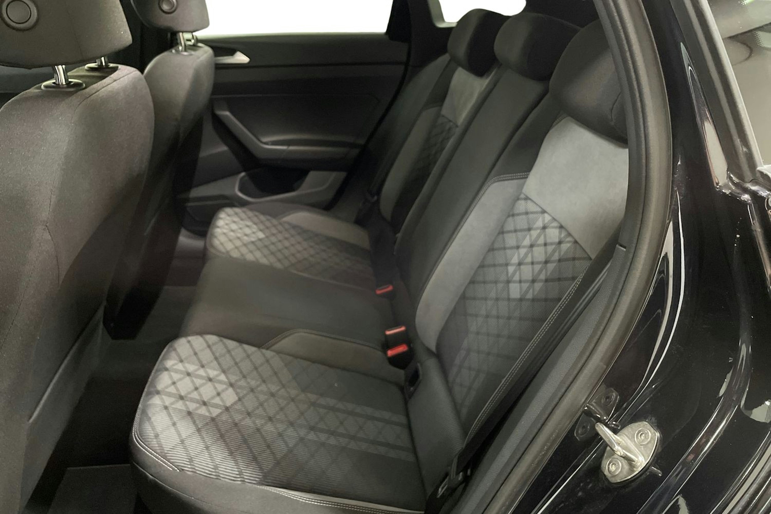 musta Volkswagen Taigo 2023 kuva 10.