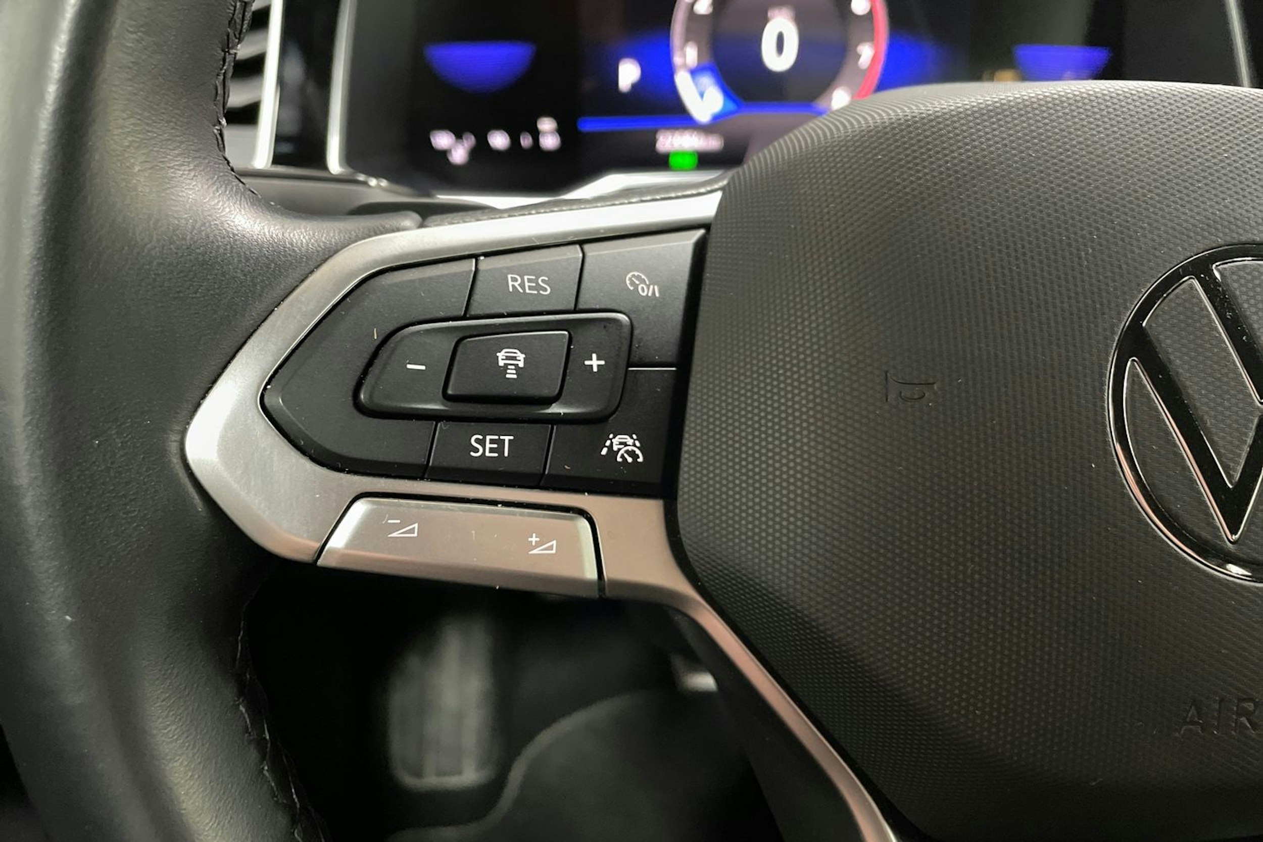 musta Volkswagen Taigo 2023 kuva 15.