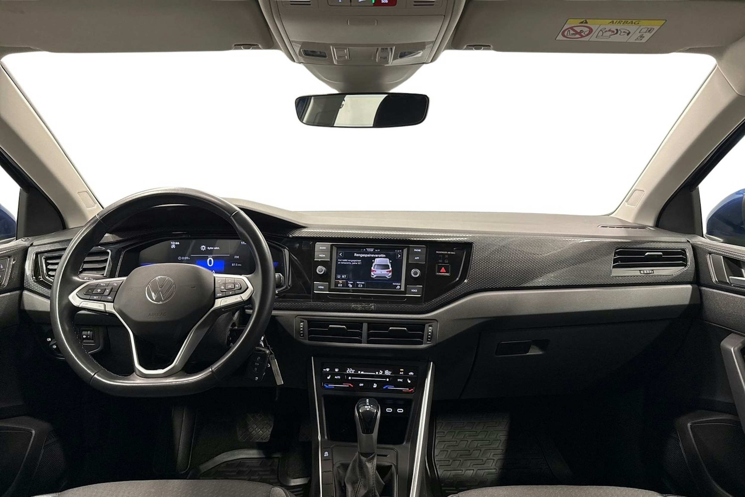sininen Volkswagen Taigo 2023 kuva 9.