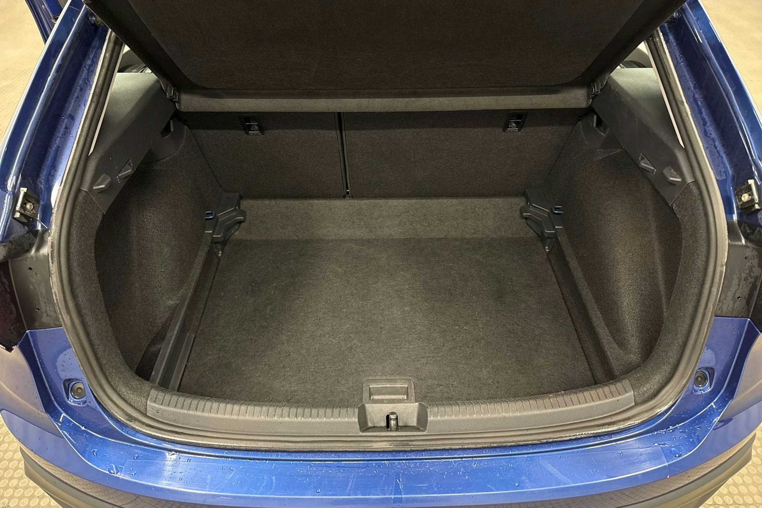 sininen Volkswagen Taigo 2023 kuva 24.
