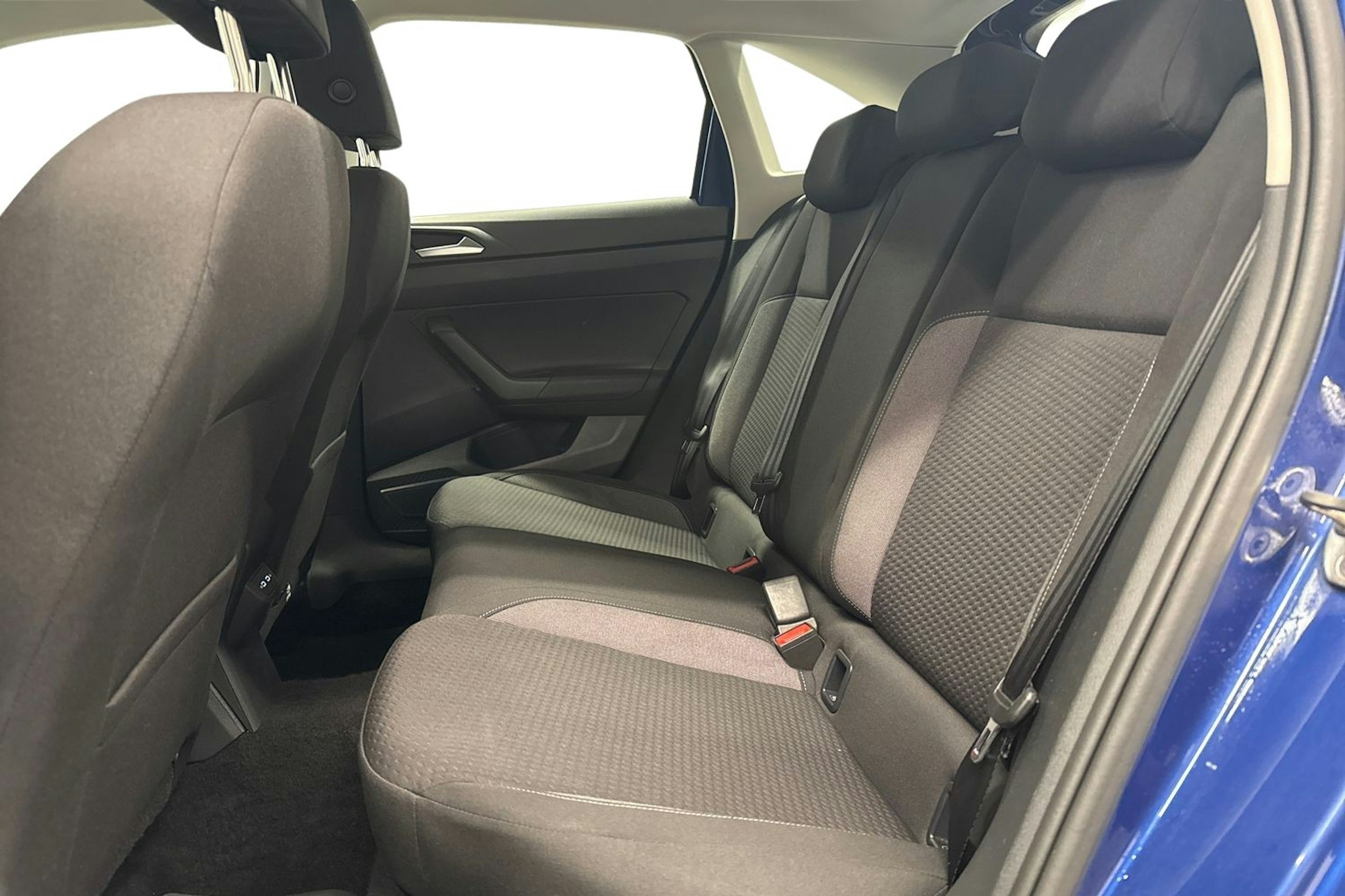 sininen Volkswagen Taigo 2023 kuva 10.