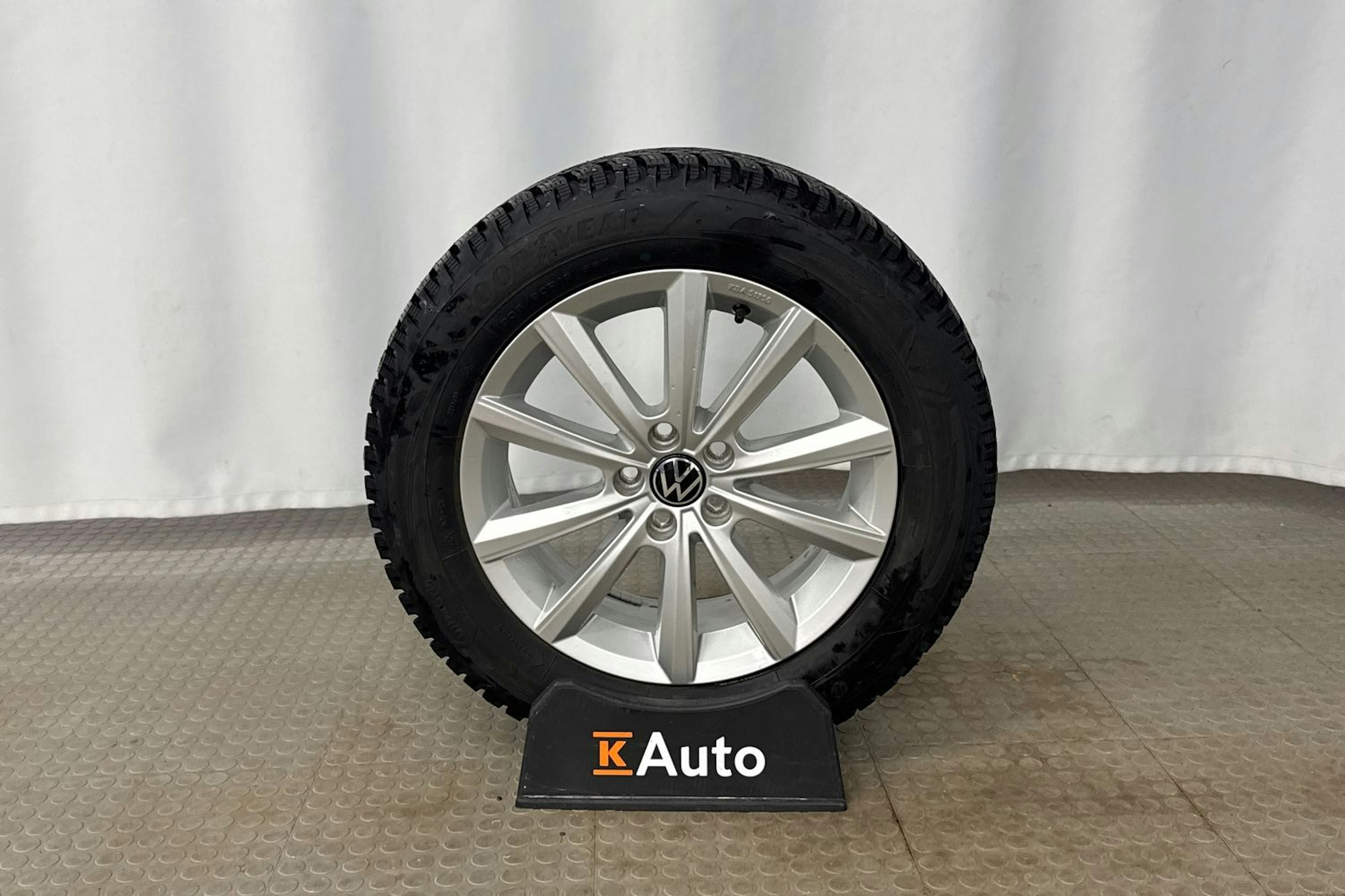 sininen Volkswagen Taigo 2023 kuva 13.