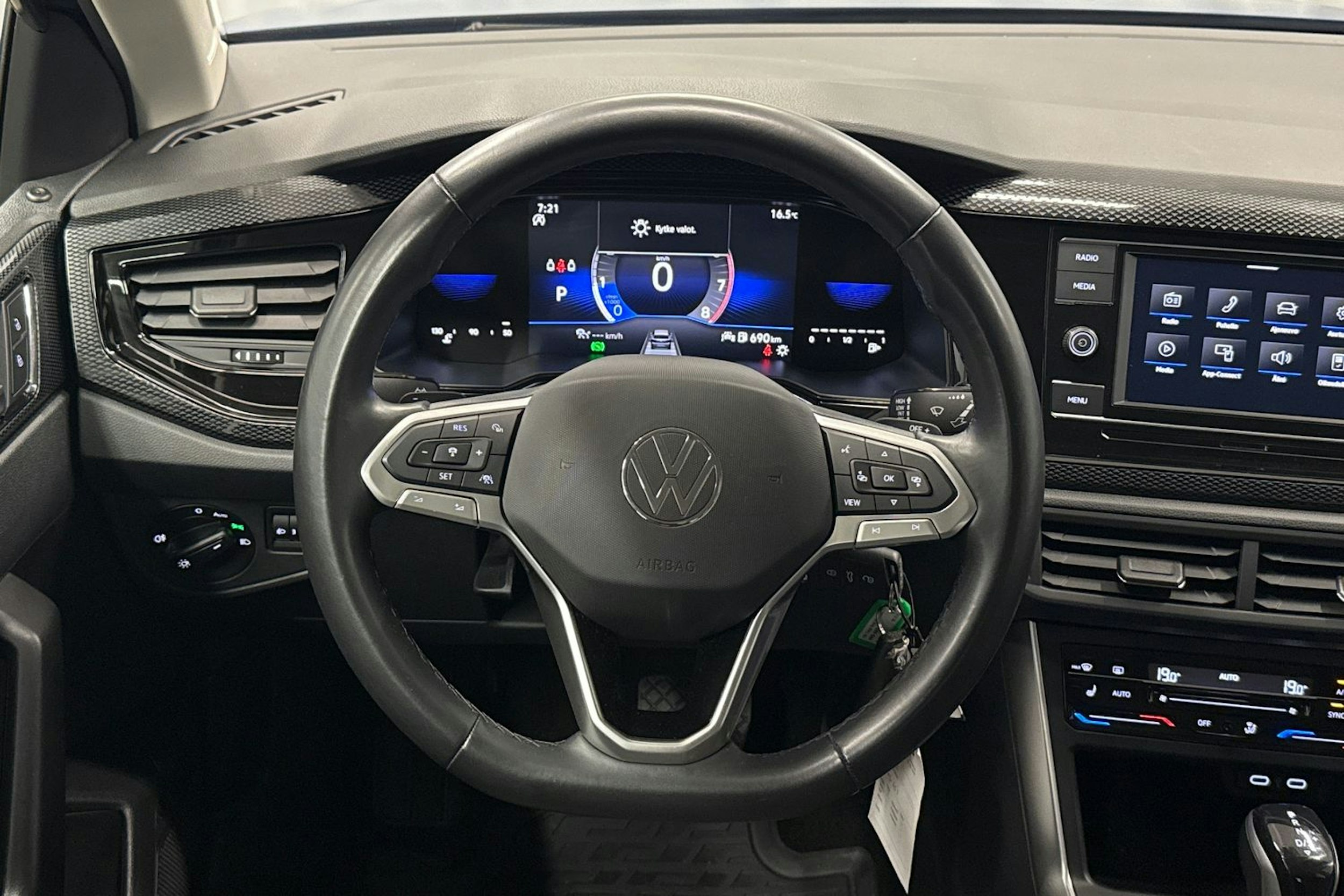 sininen Volkswagen Taigo 2023 kuva 14.