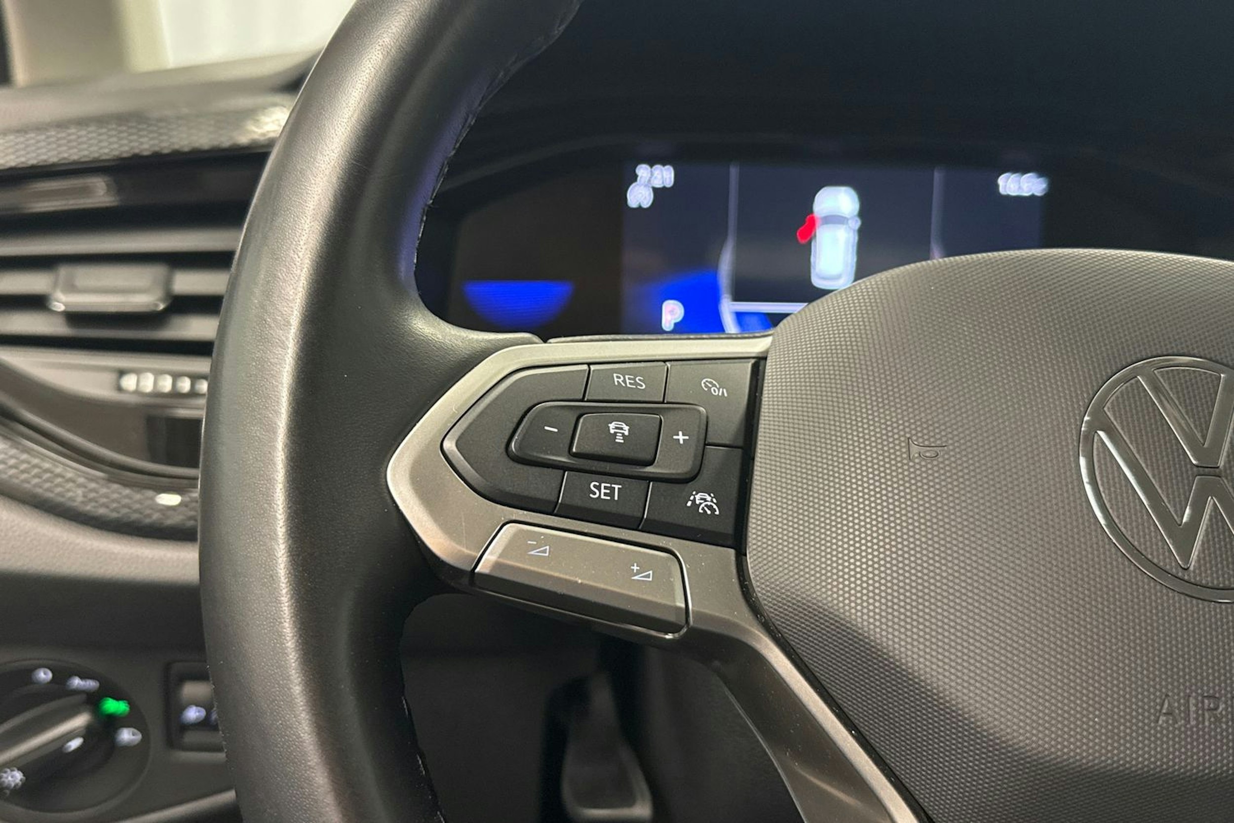 sininen Volkswagen Taigo 2023 kuva 15.