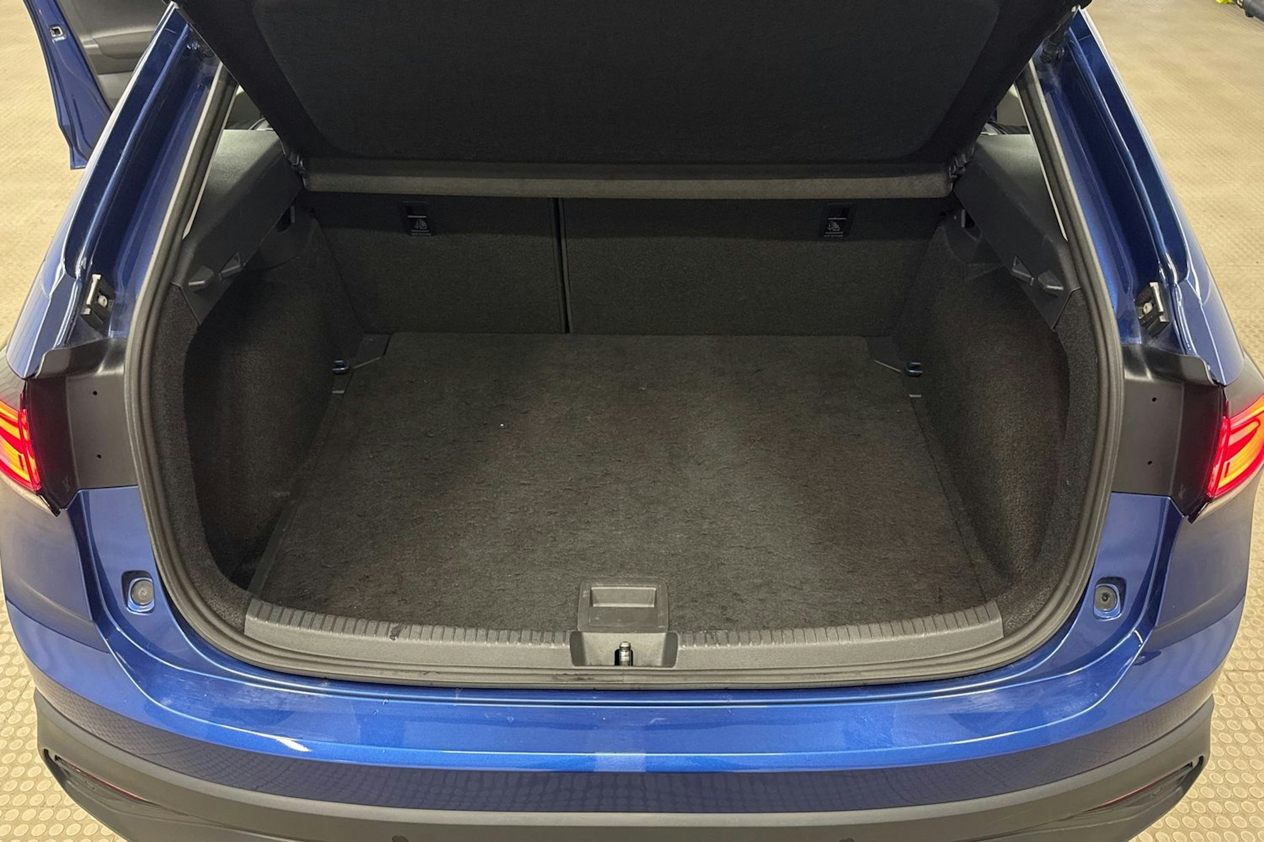 sininen Volkswagen Taigo 2023 kuva 25.
