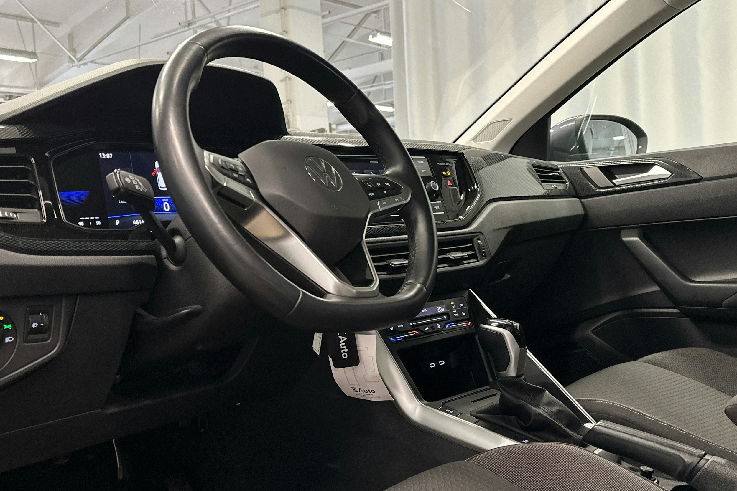 harmaa Volkswagen Taigo 2023 kuva 3.