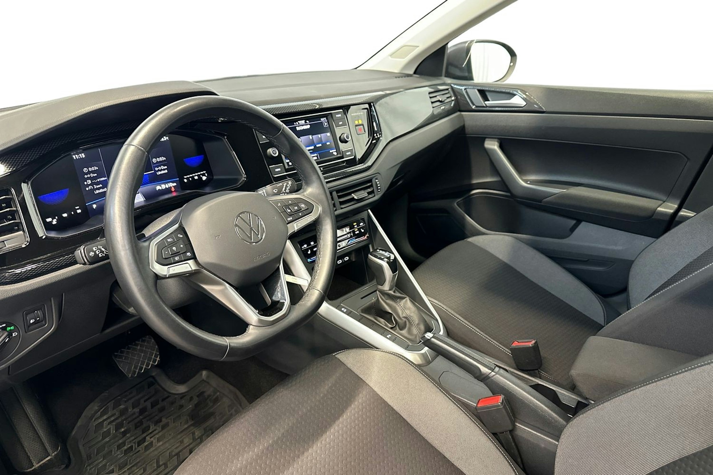 harmaa Volkswagen Taigo 2023 kuva 7.
