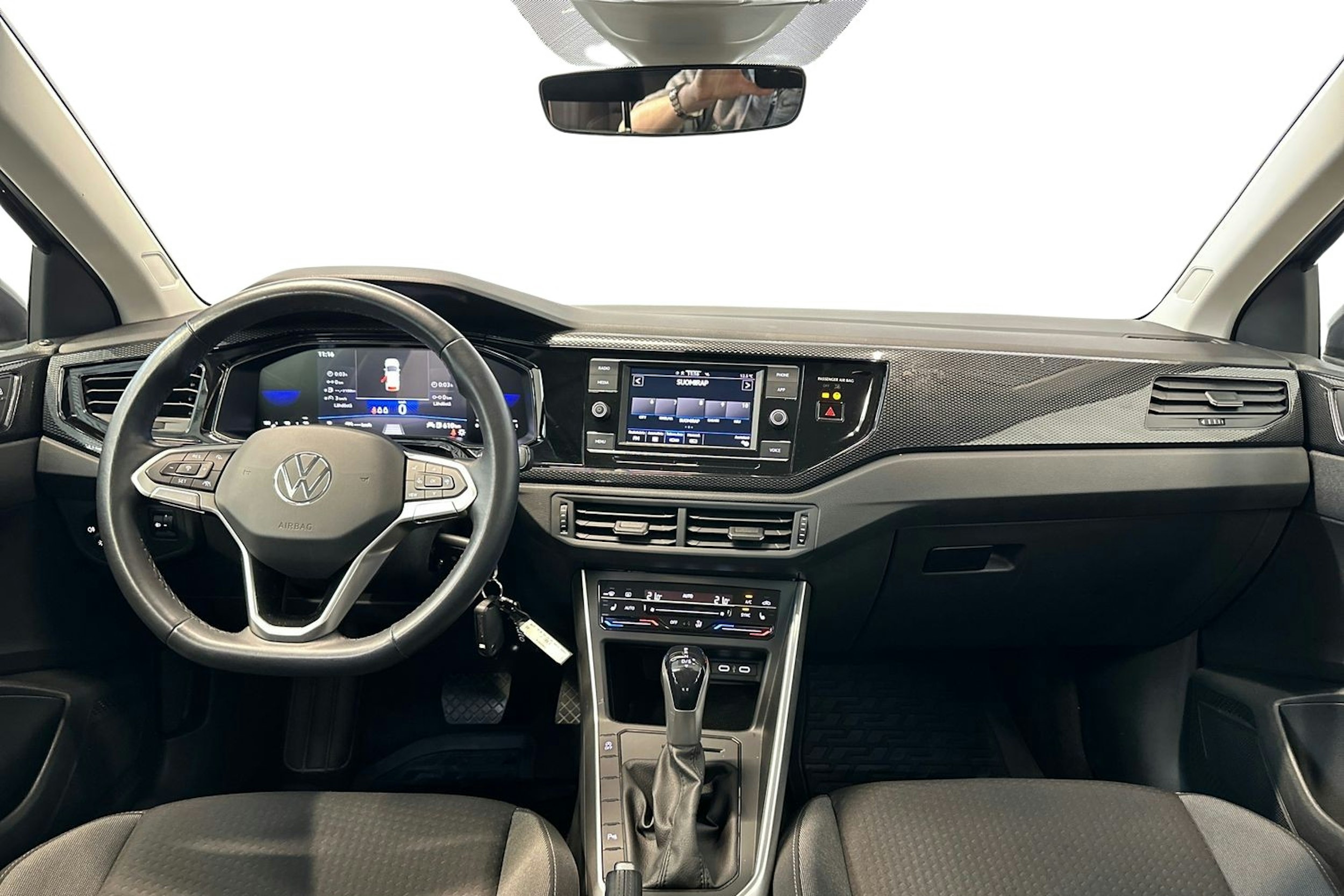 harmaa Volkswagen Taigo 2023 kuva 9.