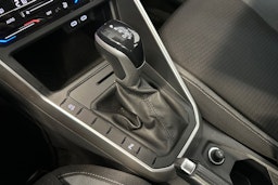 harmaa Volkswagen Taigo 2023 kuva 21.