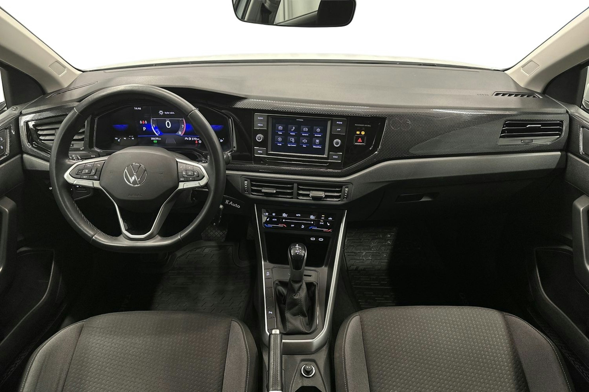valkoinen Volkswagen Taigo 2023 kuva 9.