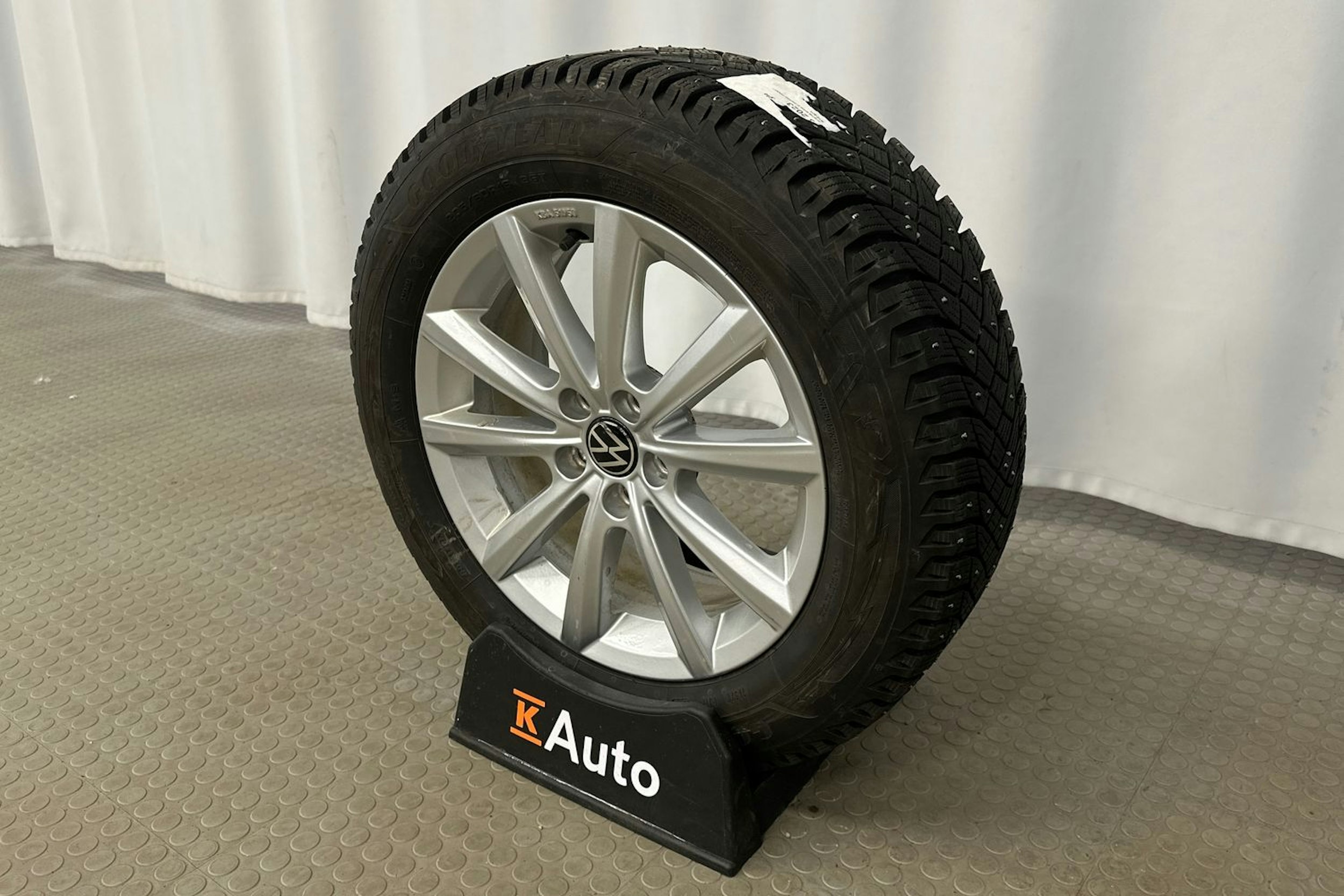 valkoinen Volkswagen Taigo 2023 kuva 13.