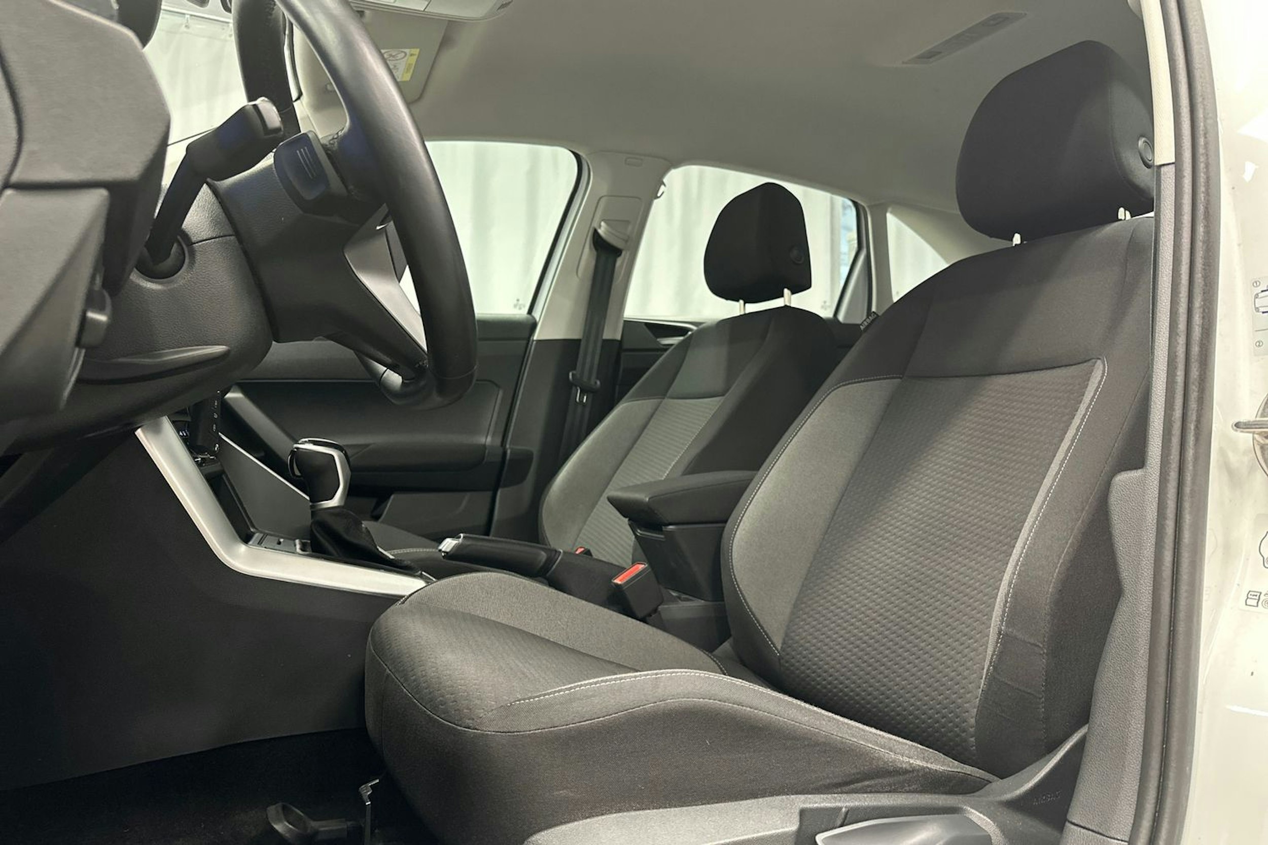 valkoinen Volkswagen Taigo 2023 kuva 15.