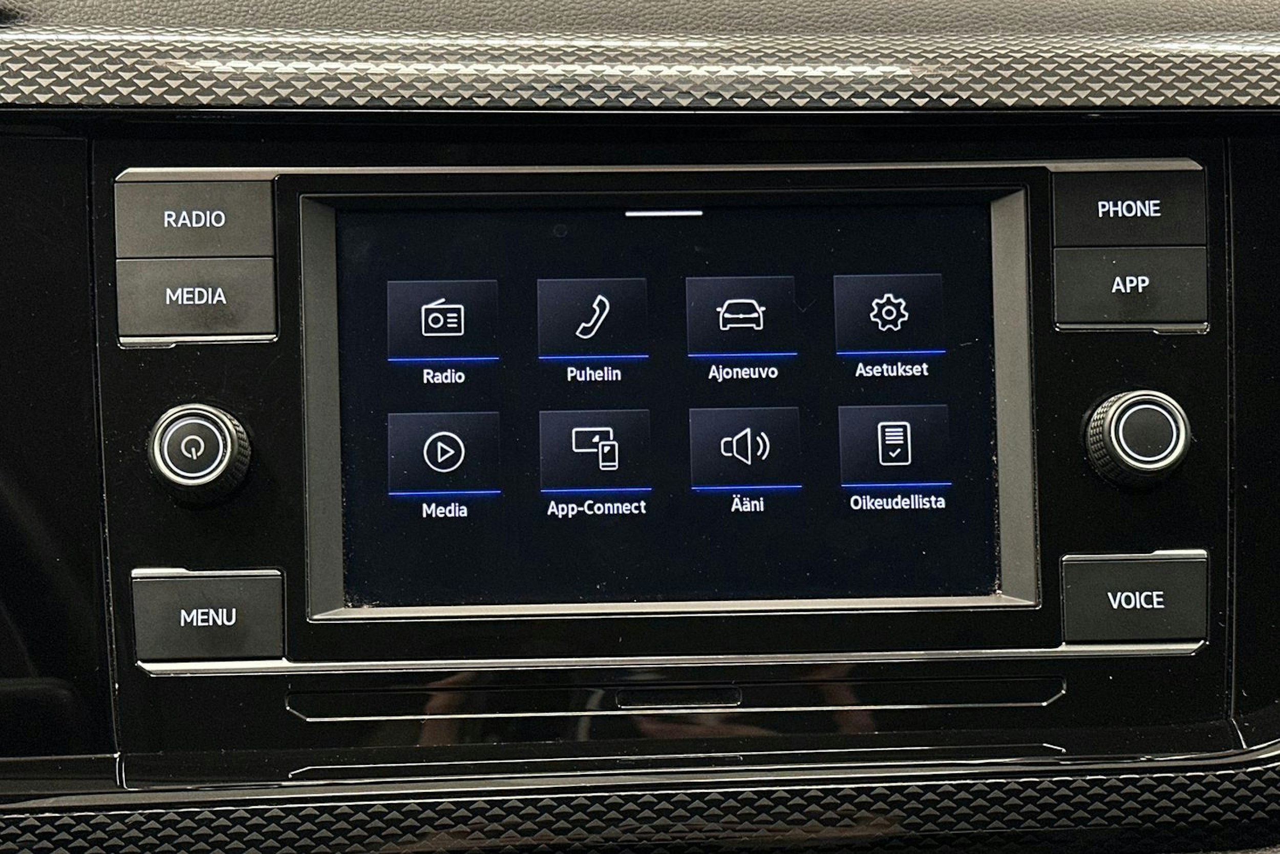 valkoinen Volkswagen Taigo 2023 kuva 22.