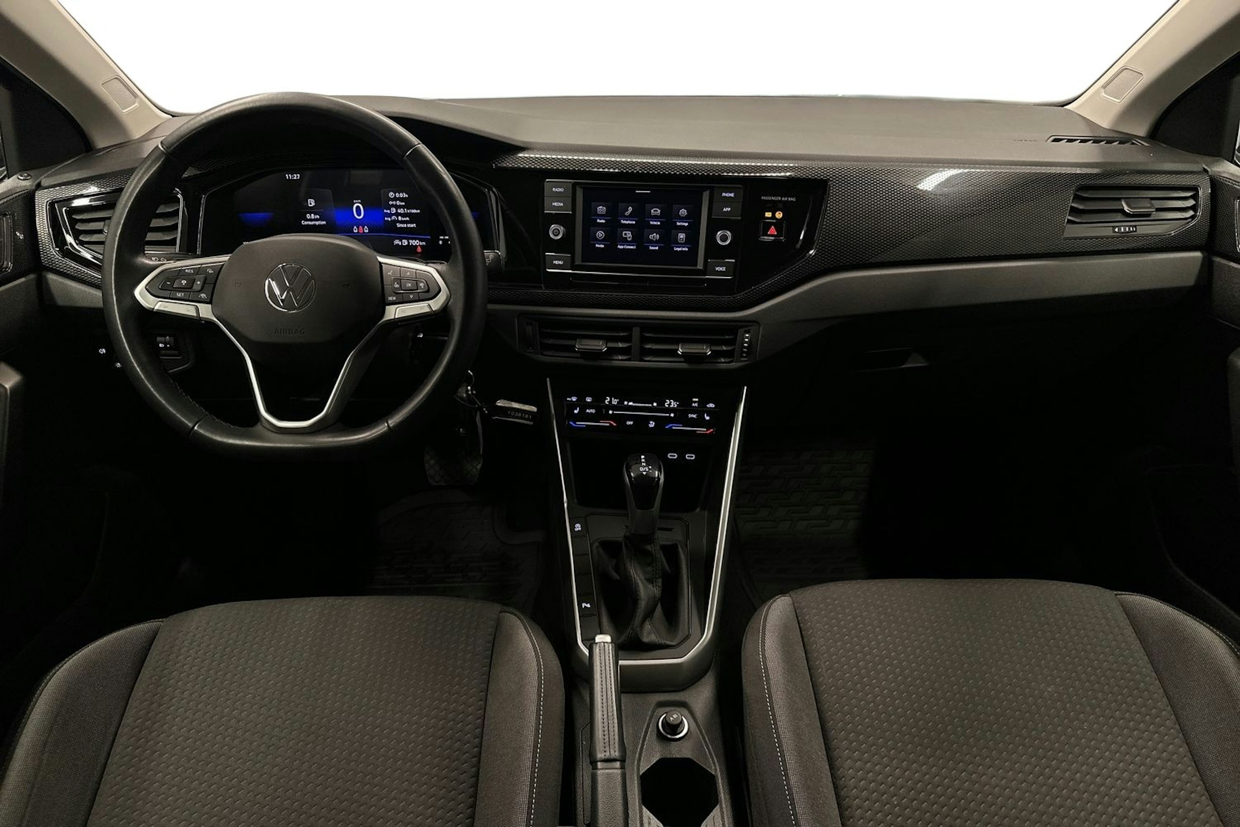 sininen Volkswagen Taigo 2023 kuva 9.