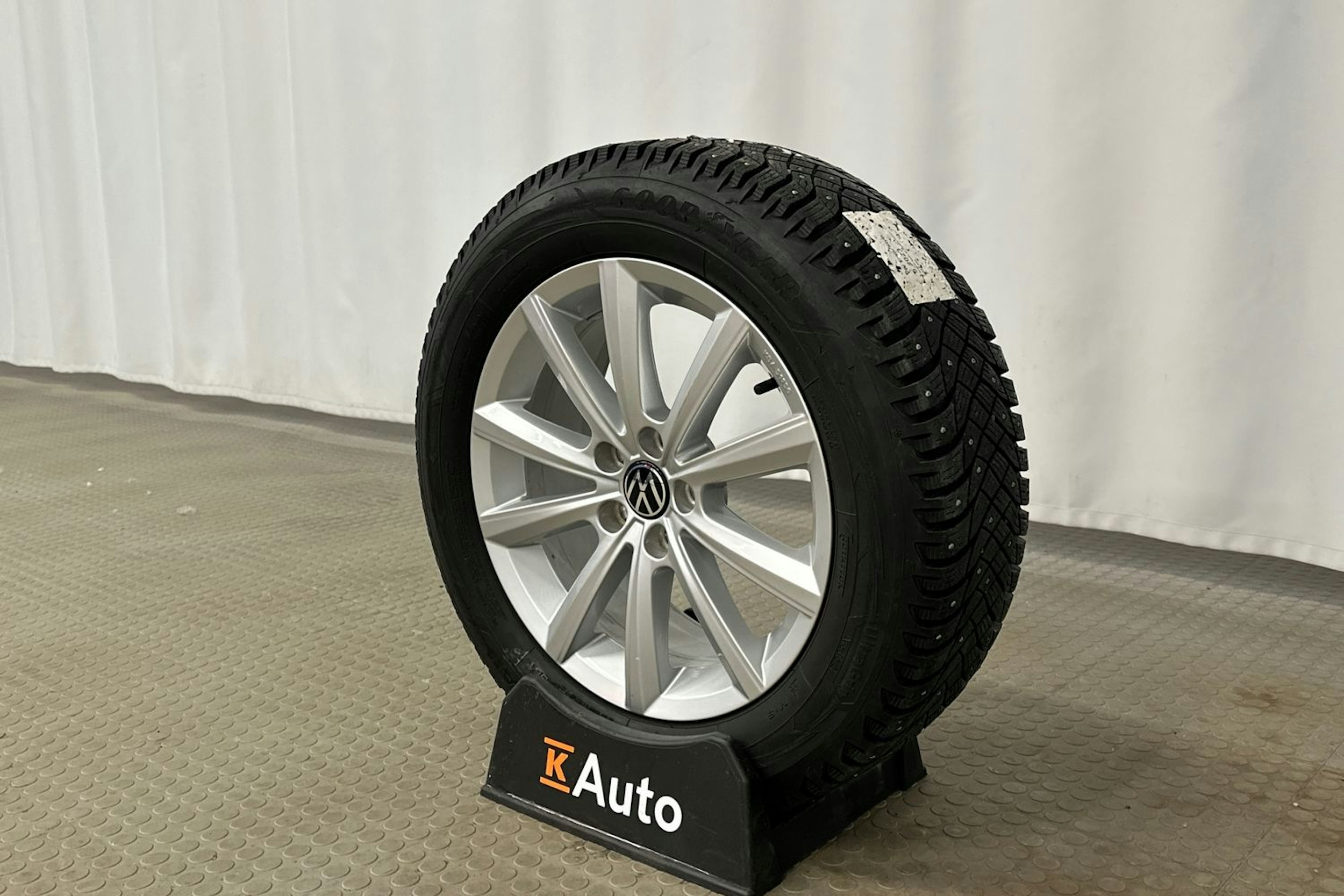 sininen Volkswagen Taigo 2023 kuva 13.