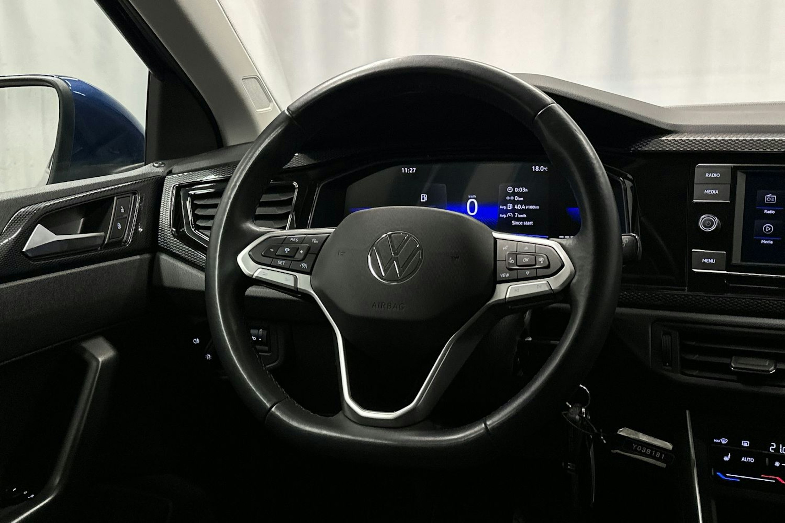 sininen Volkswagen Taigo 2023 kuva 14.