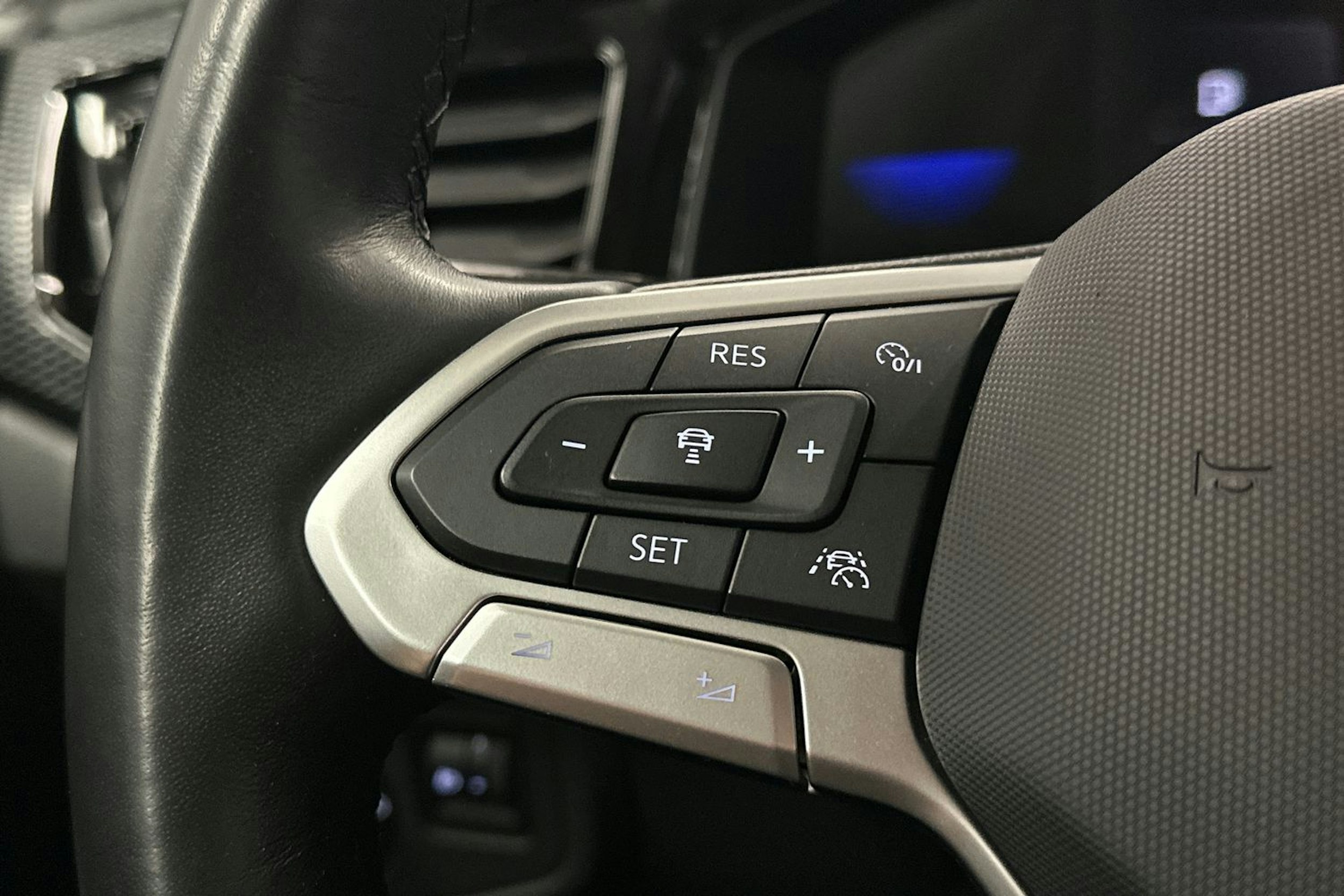 sininen Volkswagen Taigo 2023 kuva 17.