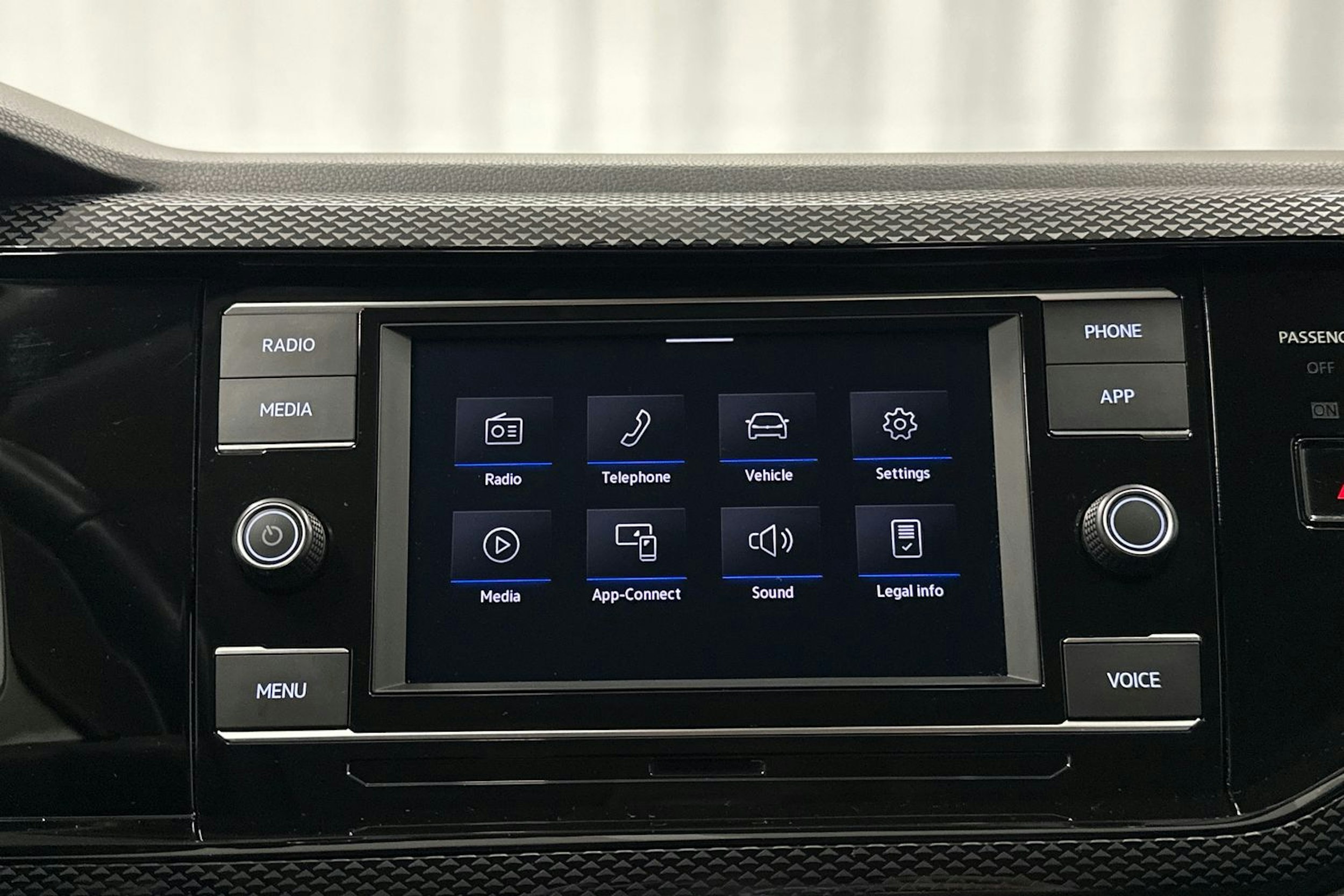 sininen Volkswagen Taigo 2023 kuva 21.