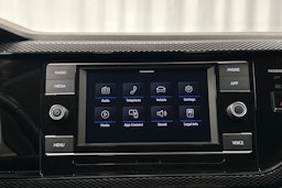 sininen Volkswagen Taigo 2023 kuva 21.