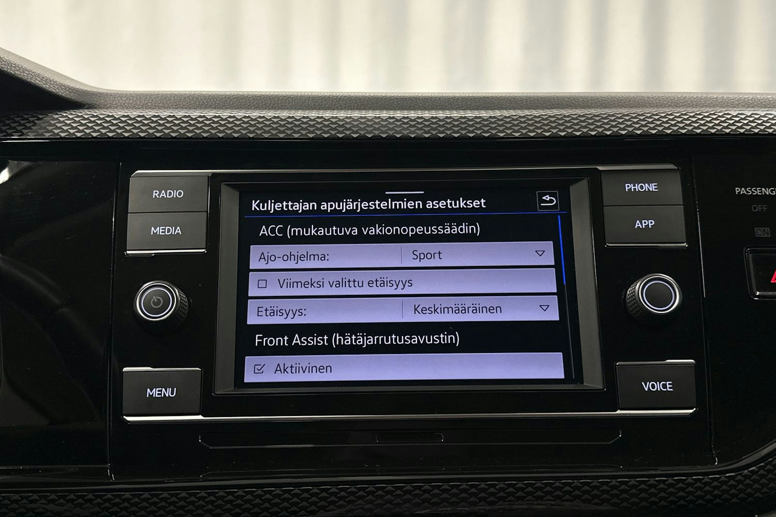 sininen Volkswagen Taigo 2023 kuva 23.
