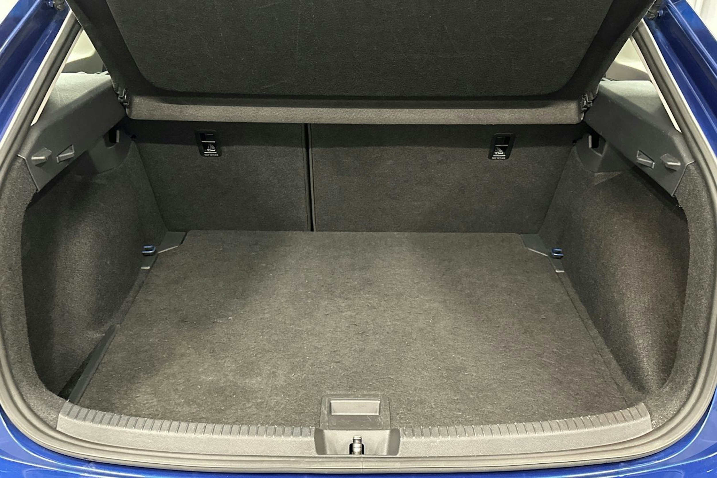 sininen Volkswagen Taigo 2023 kuva 25.