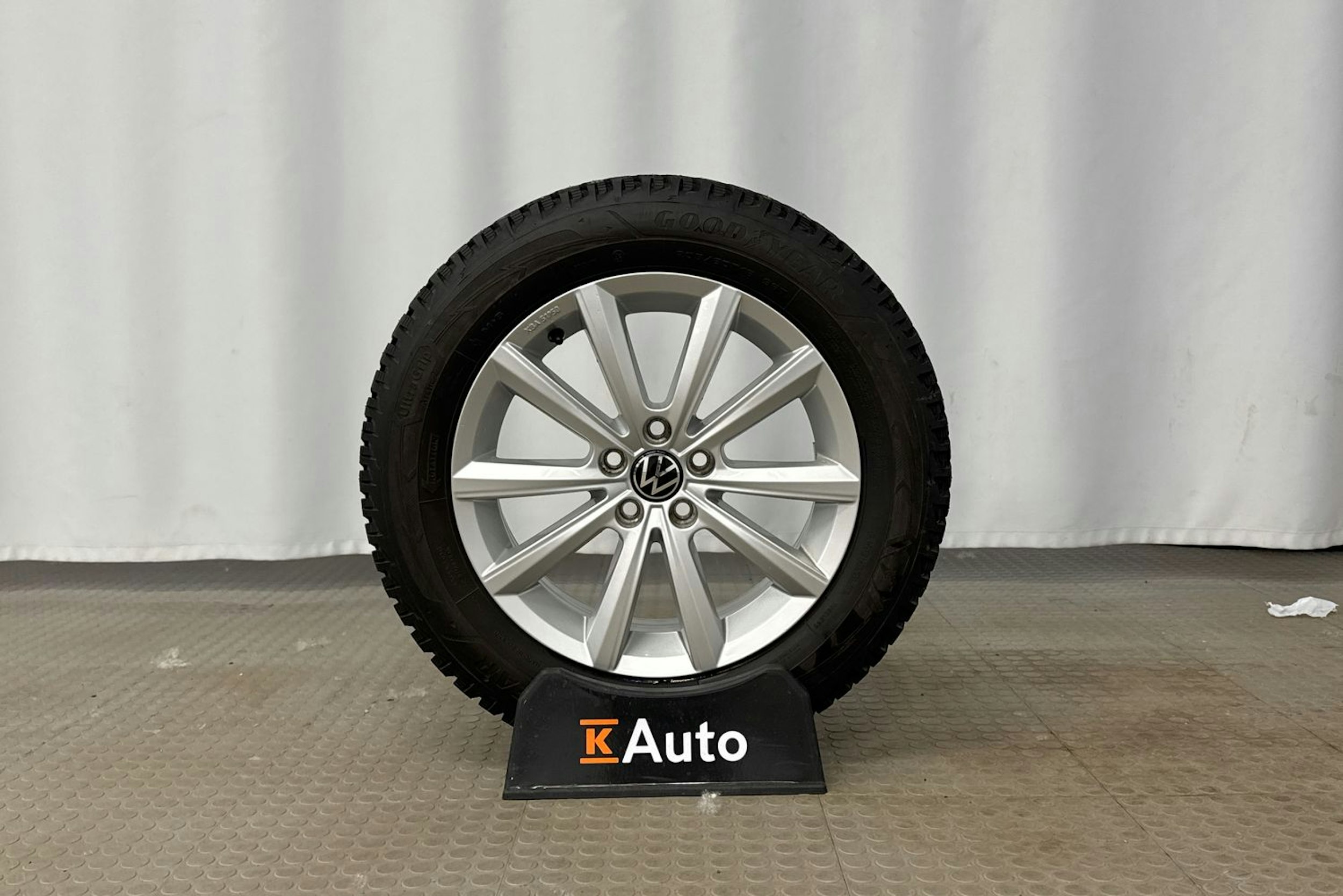 valkoinen Volkswagen Taigo 2023 kuva 13.