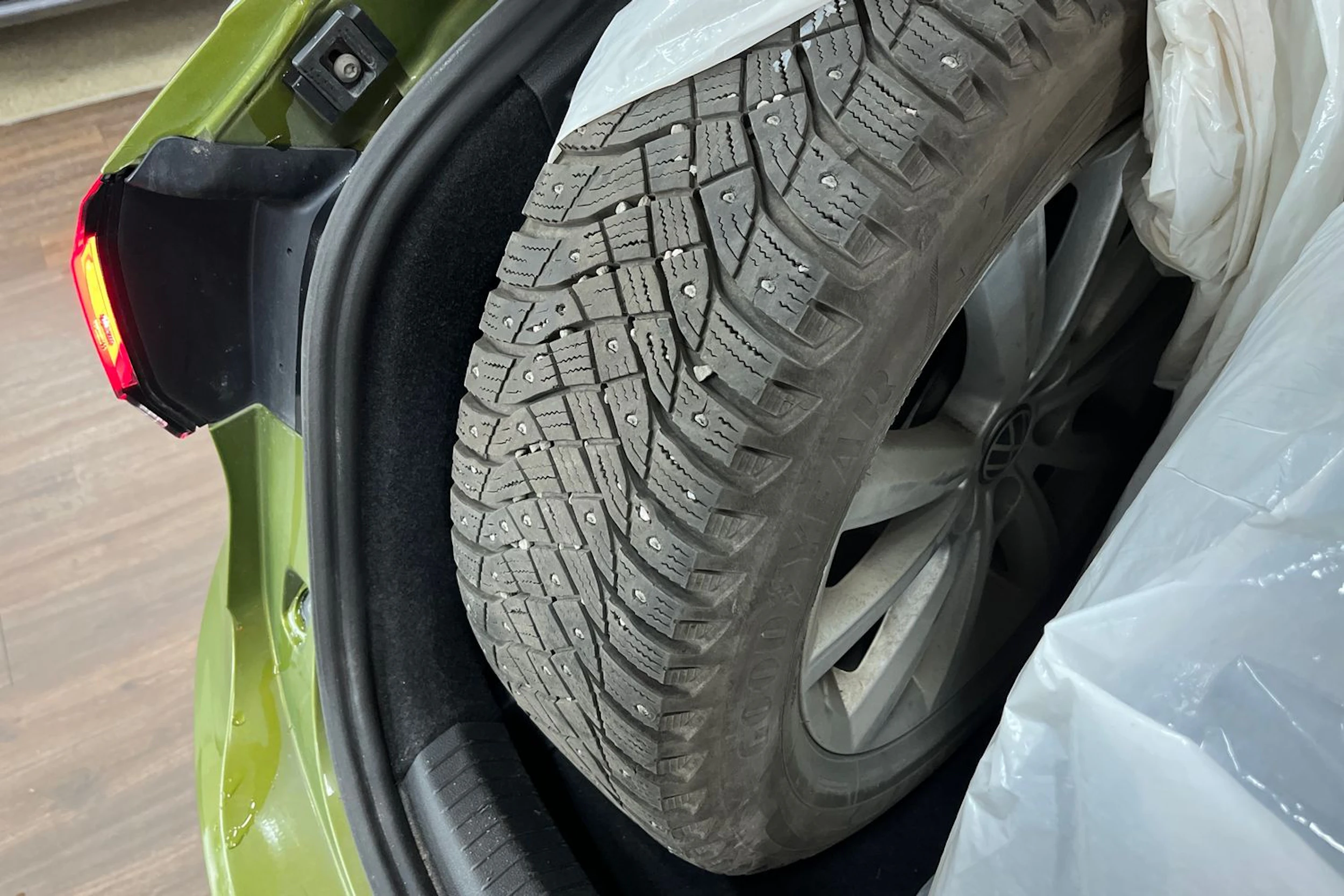 Vihreä Volkswagen Taigo 2023 kuva 5.