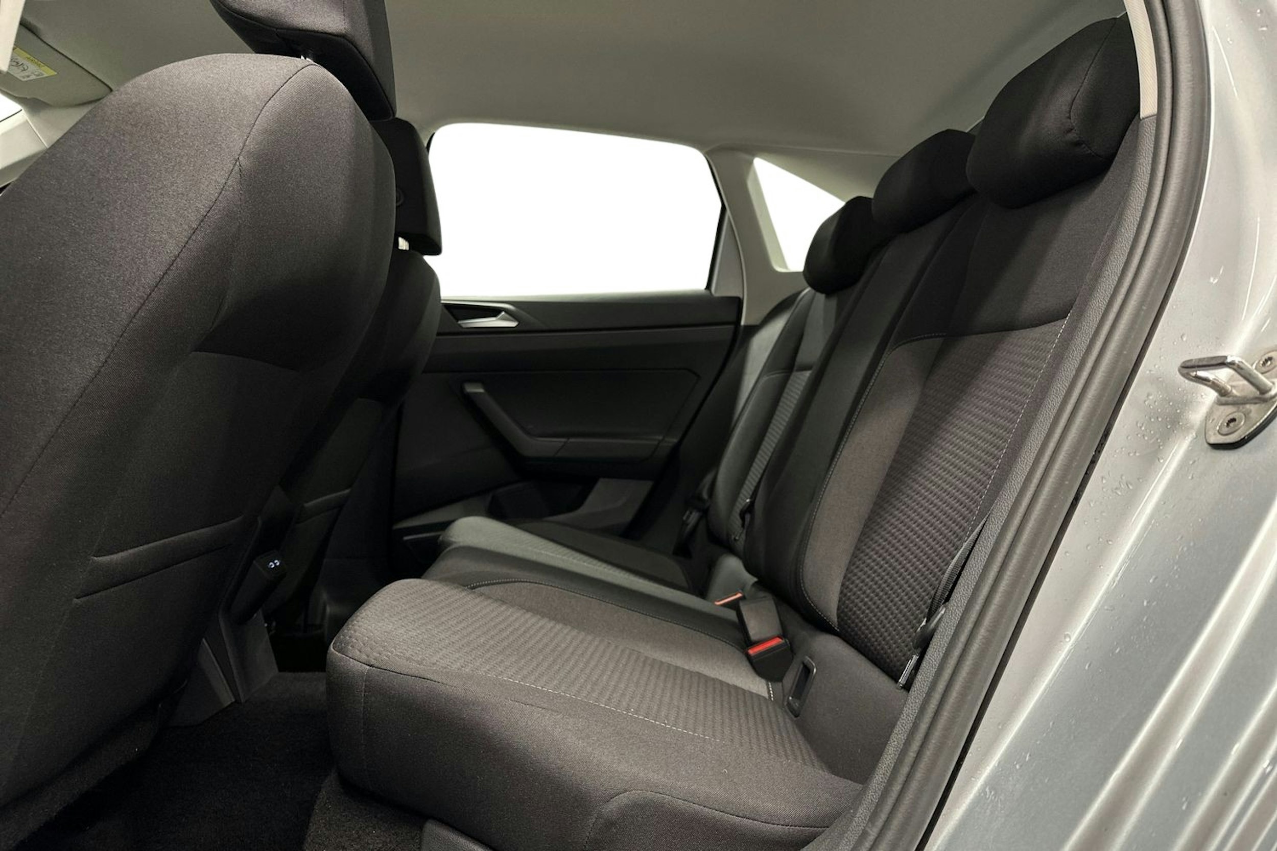 harmaa Volkswagen Taigo 2023 kuva 10.