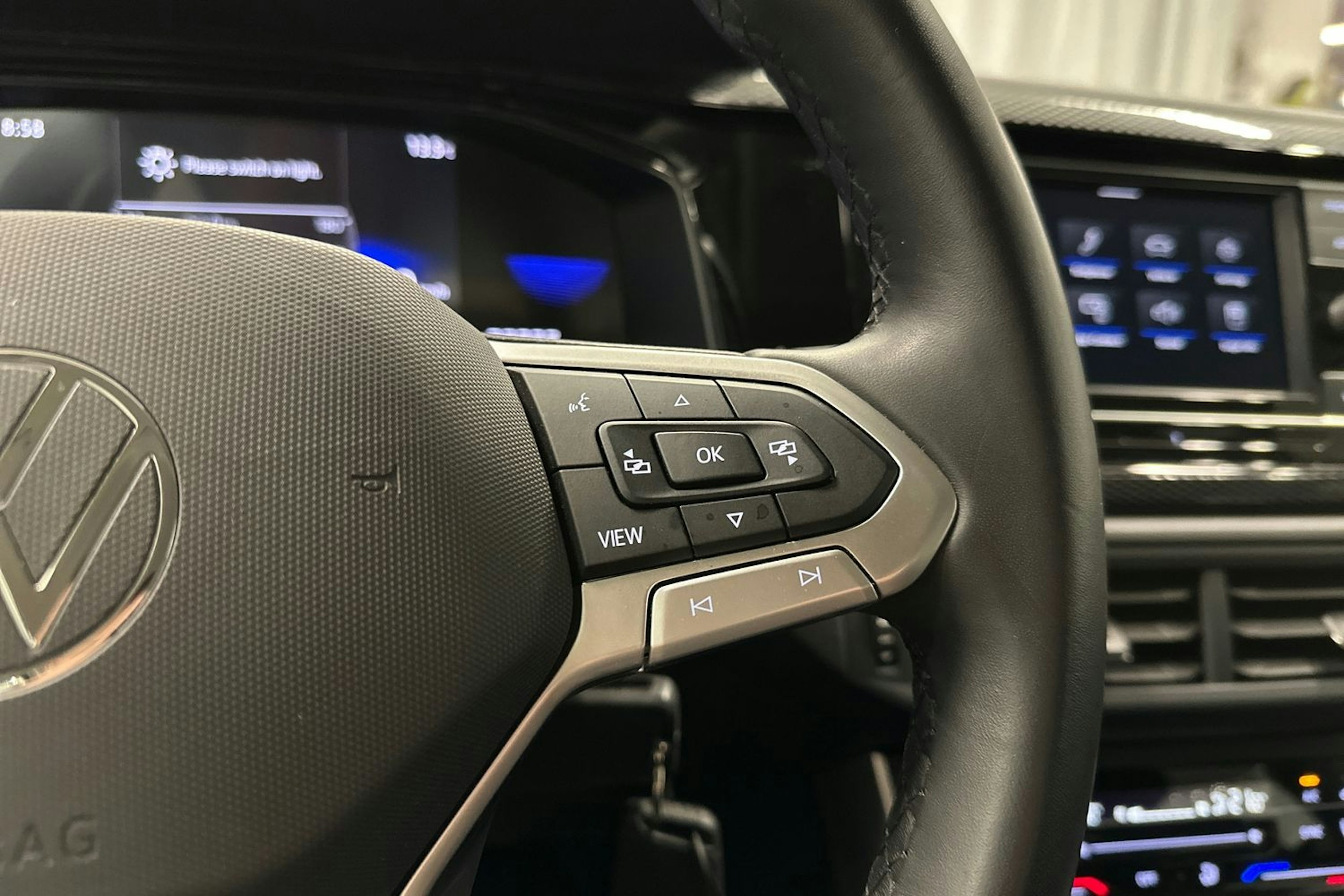 harmaa Volkswagen Taigo 2023 kuva 17.