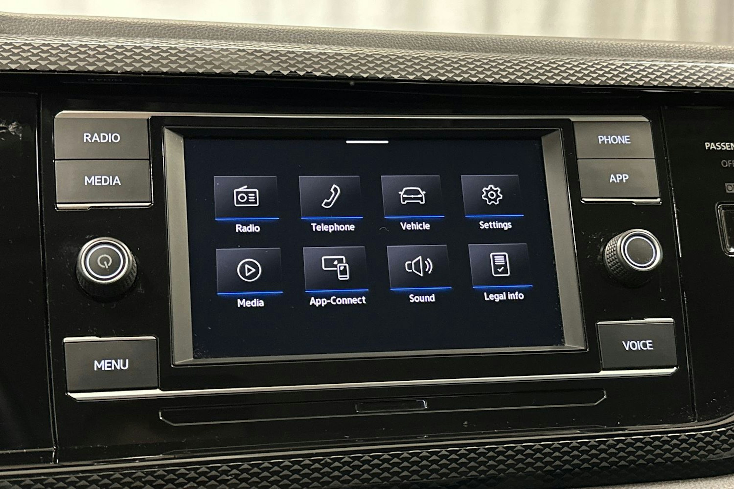 harmaa Volkswagen Taigo 2023 kuva 21.