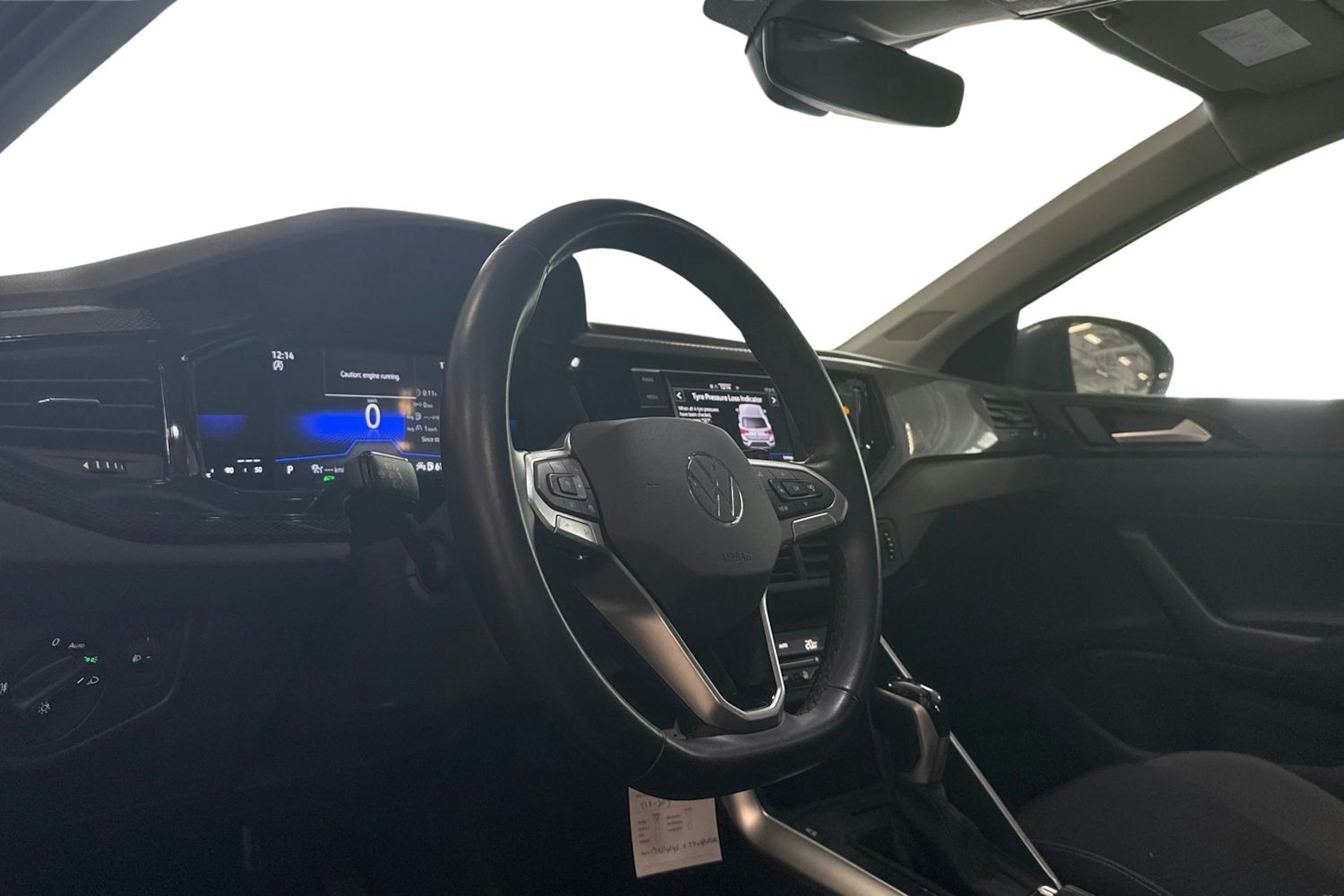 harmaa Volkswagen Taigo 2023 kuva 3.
