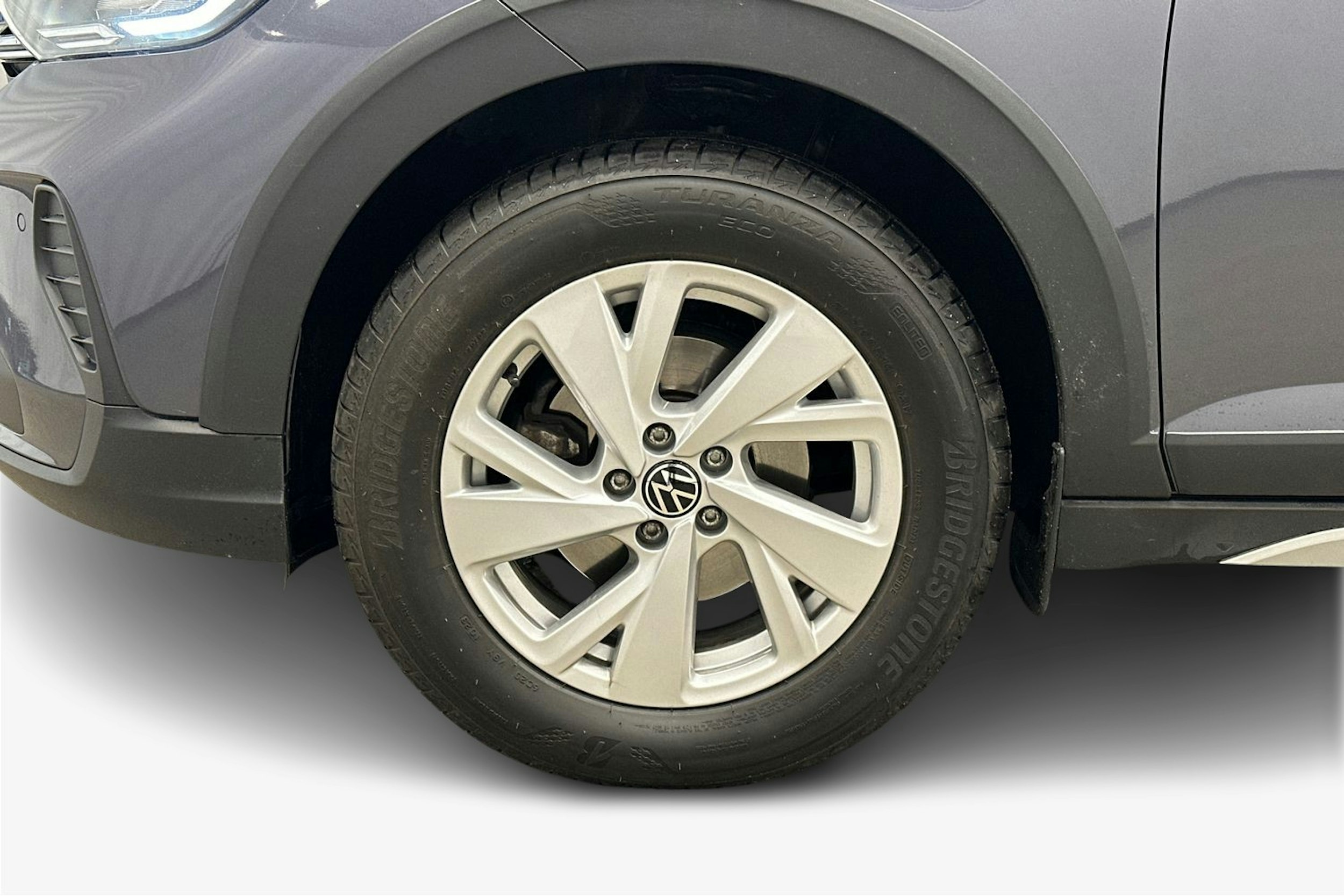 harmaa Volkswagen Taigo 2023 kuva 11.