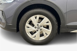 harmaa Volkswagen Taigo 2023 kuva 11.