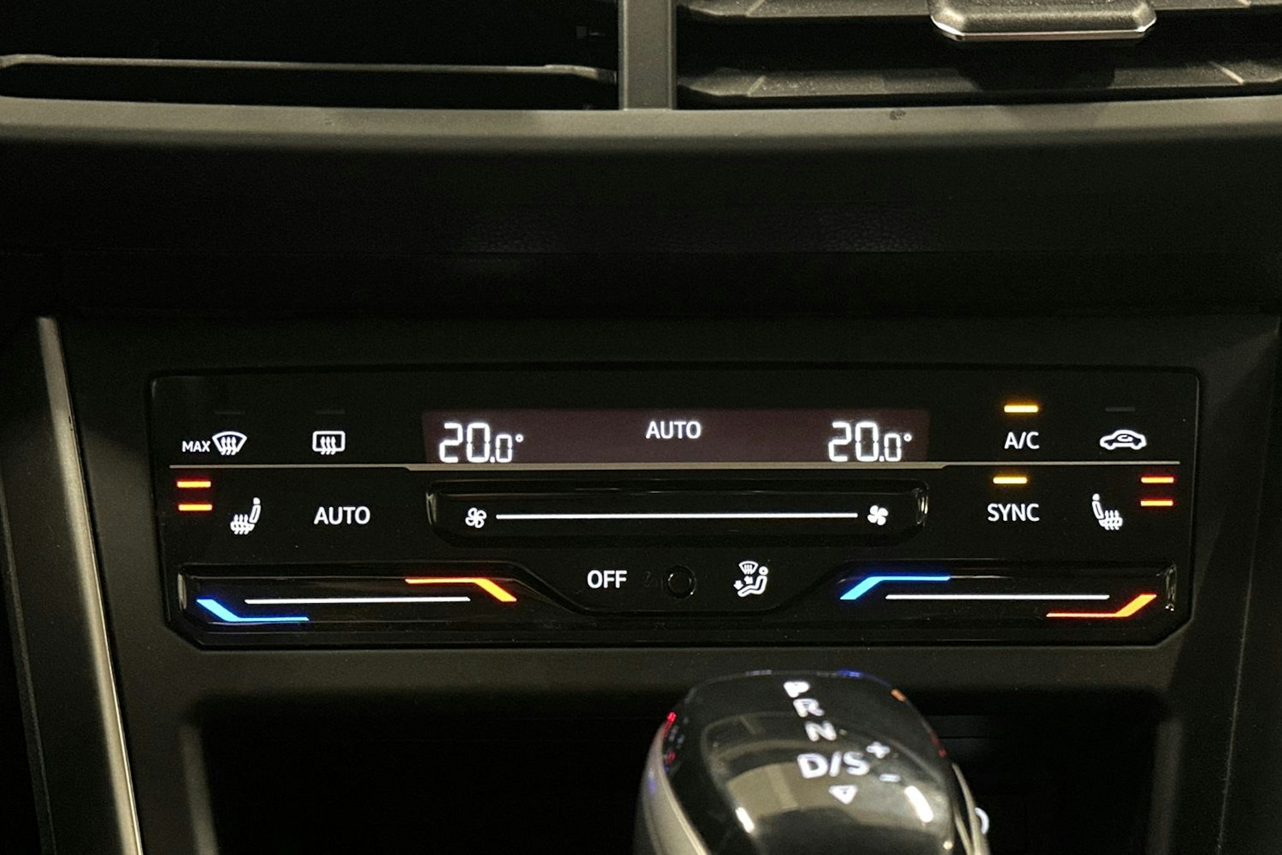 harmaa Volkswagen Taigo 2023 kuva 21.