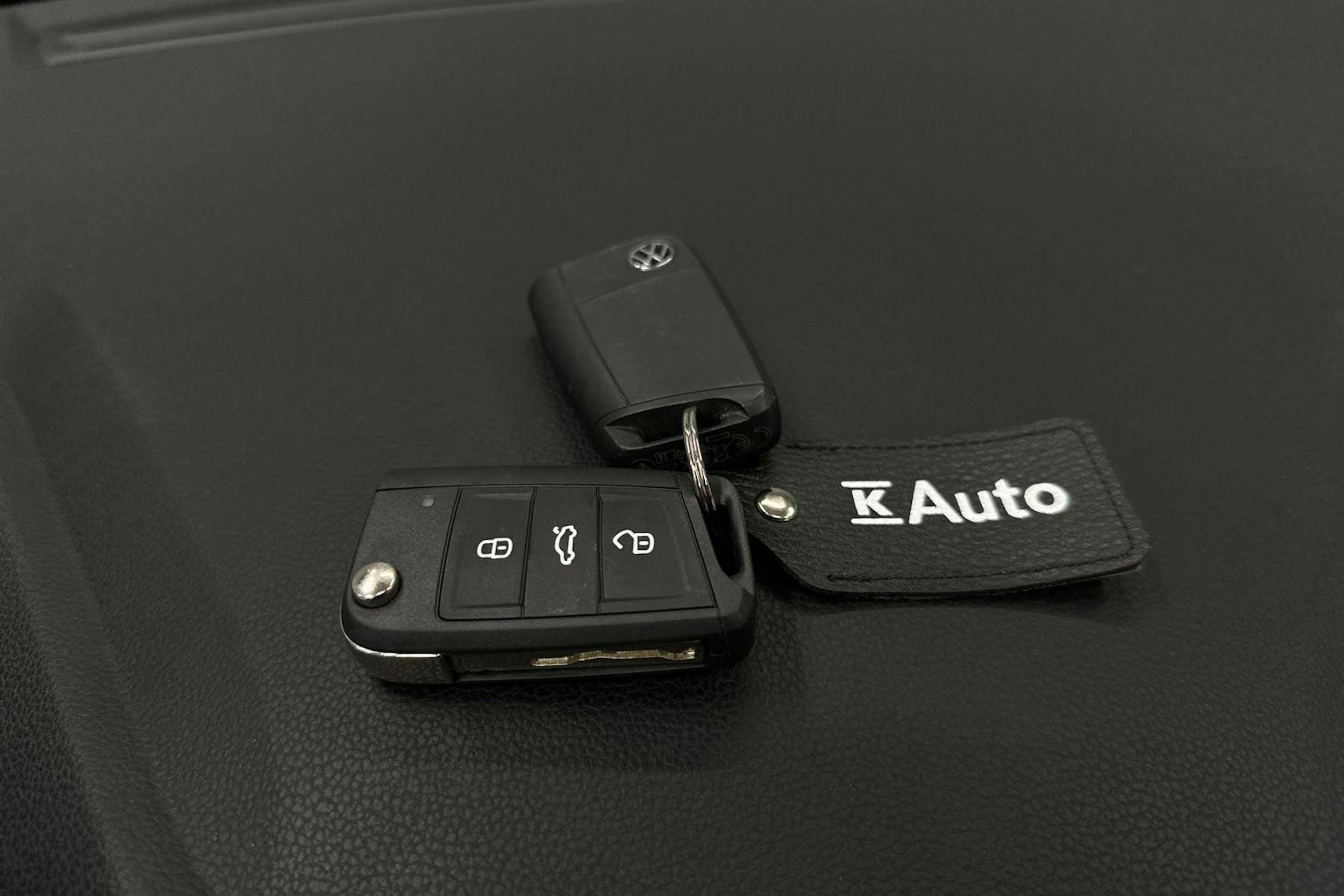 harmaa Volkswagen Taigo 2023 kuva 27.