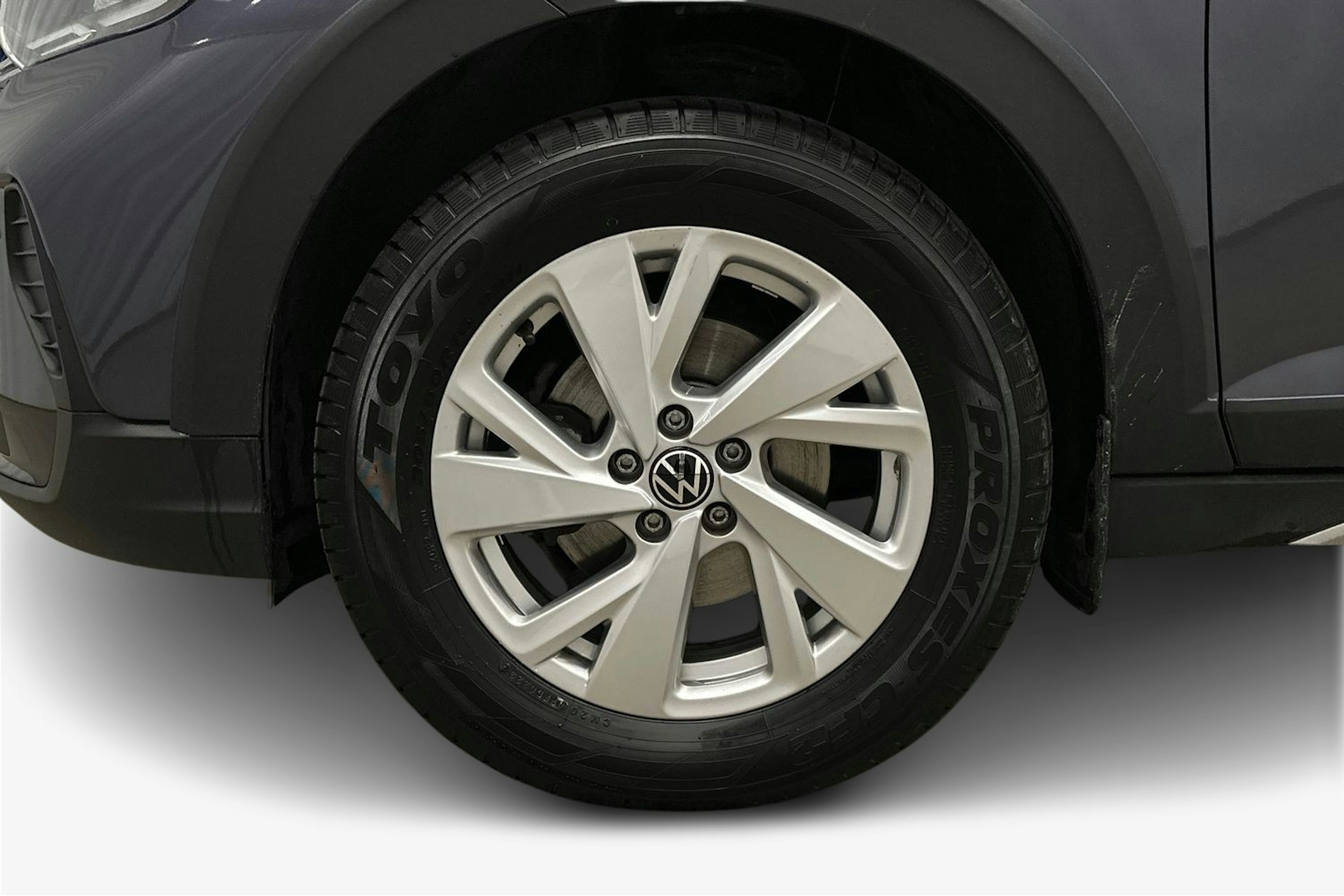 harmaa Volkswagen Taigo 2023 kuva 9.