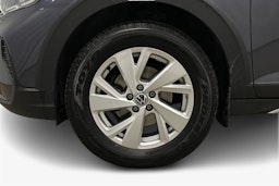 harmaa Volkswagen Taigo 2023 kuva 9.