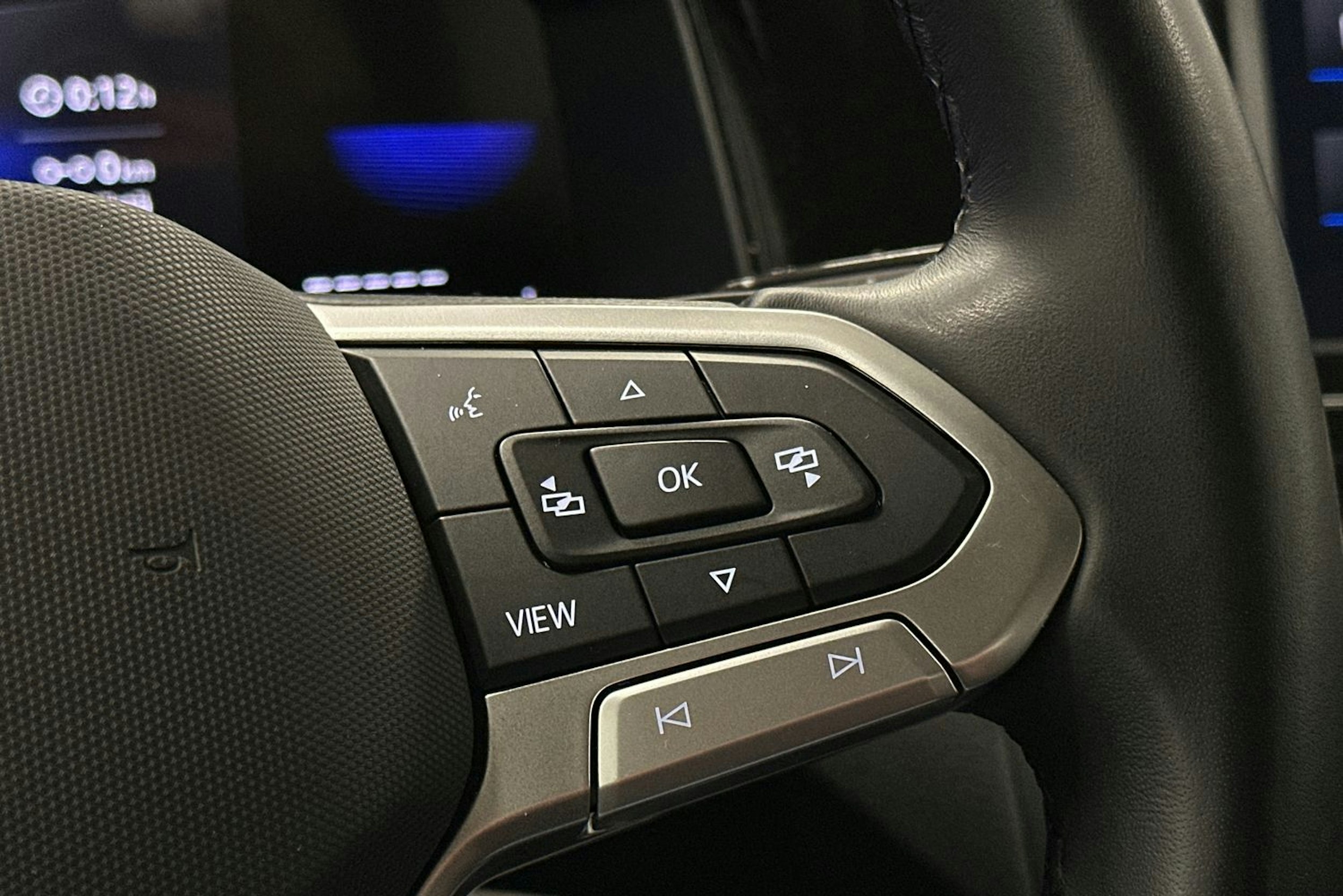 harmaa Volkswagen Taigo 2023 kuva 15.