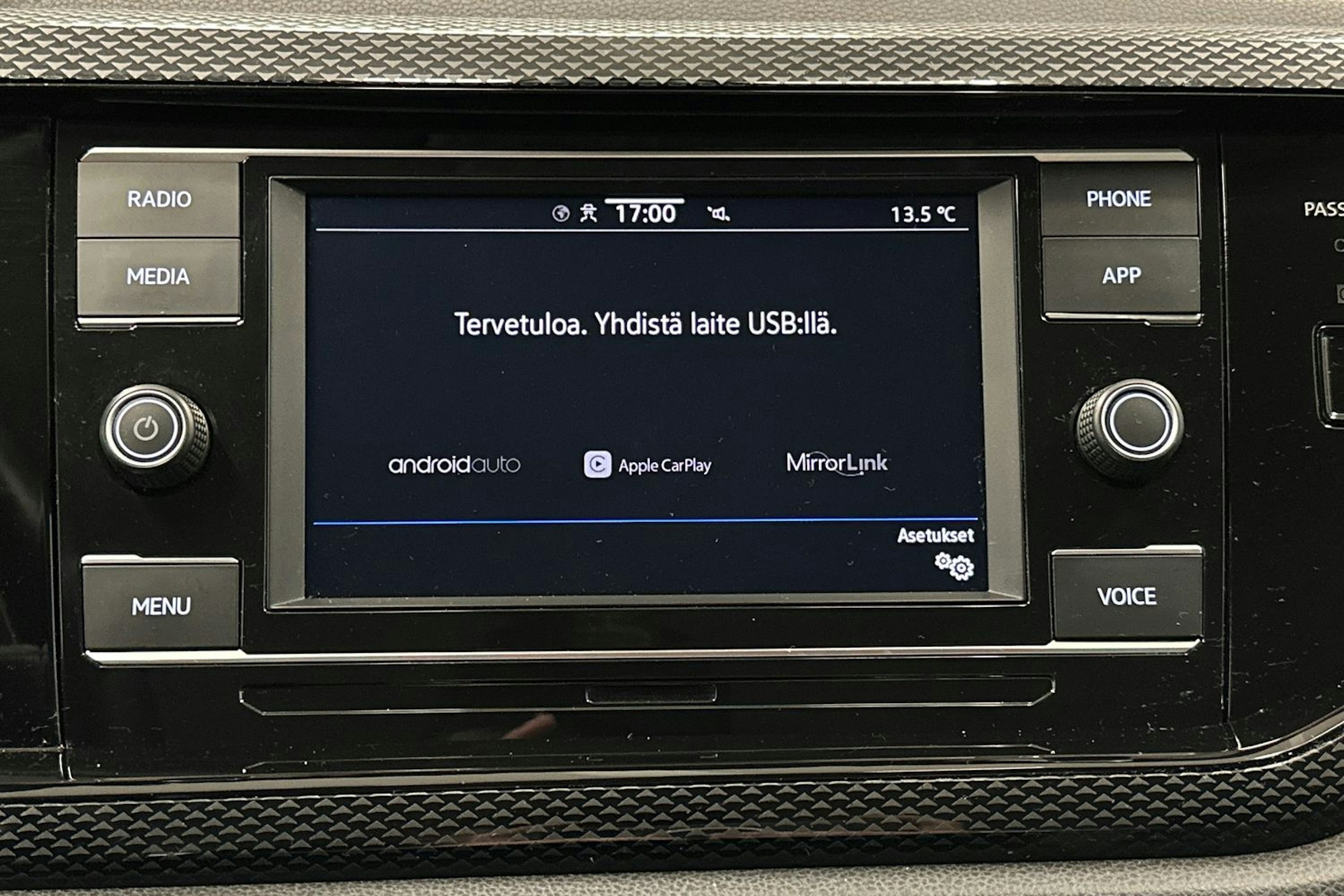 harmaa Volkswagen Taigo 2023 kuva 21.
