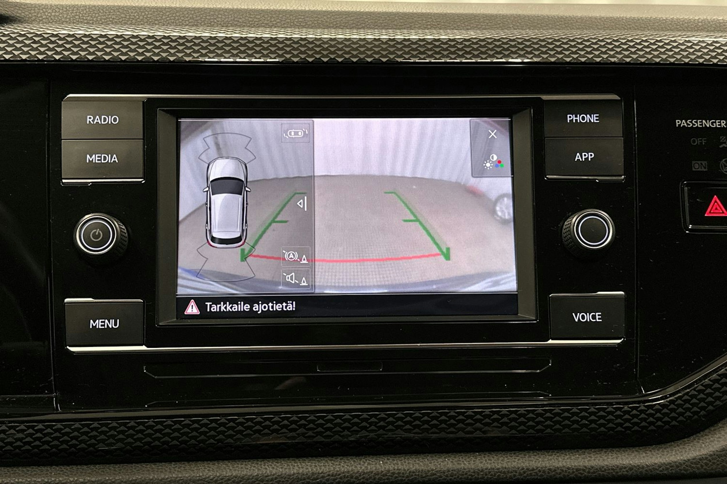 harmaa Volkswagen Taigo 2023 kuva 22.
