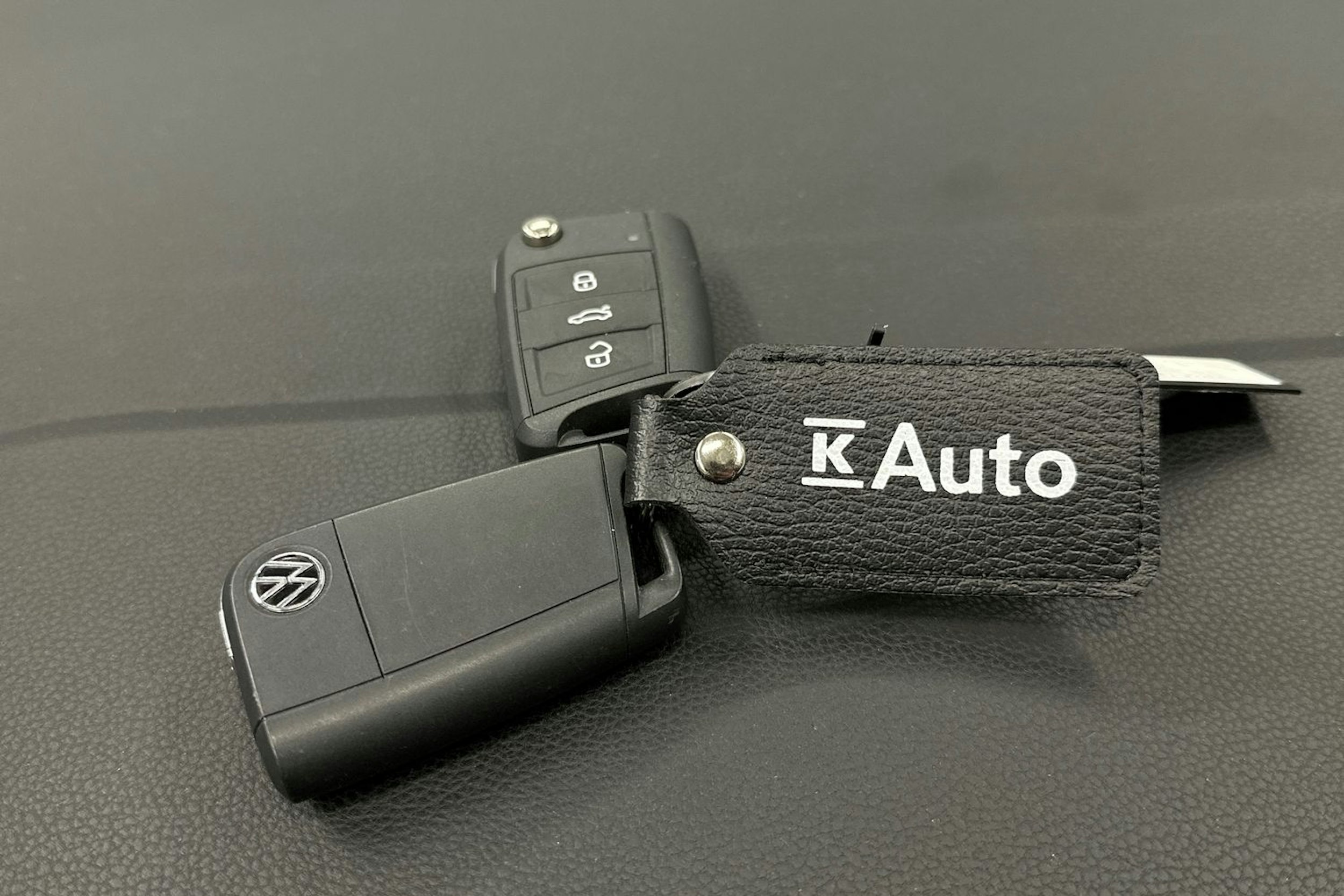 harmaa Volkswagen Taigo 2023 kuva 25.