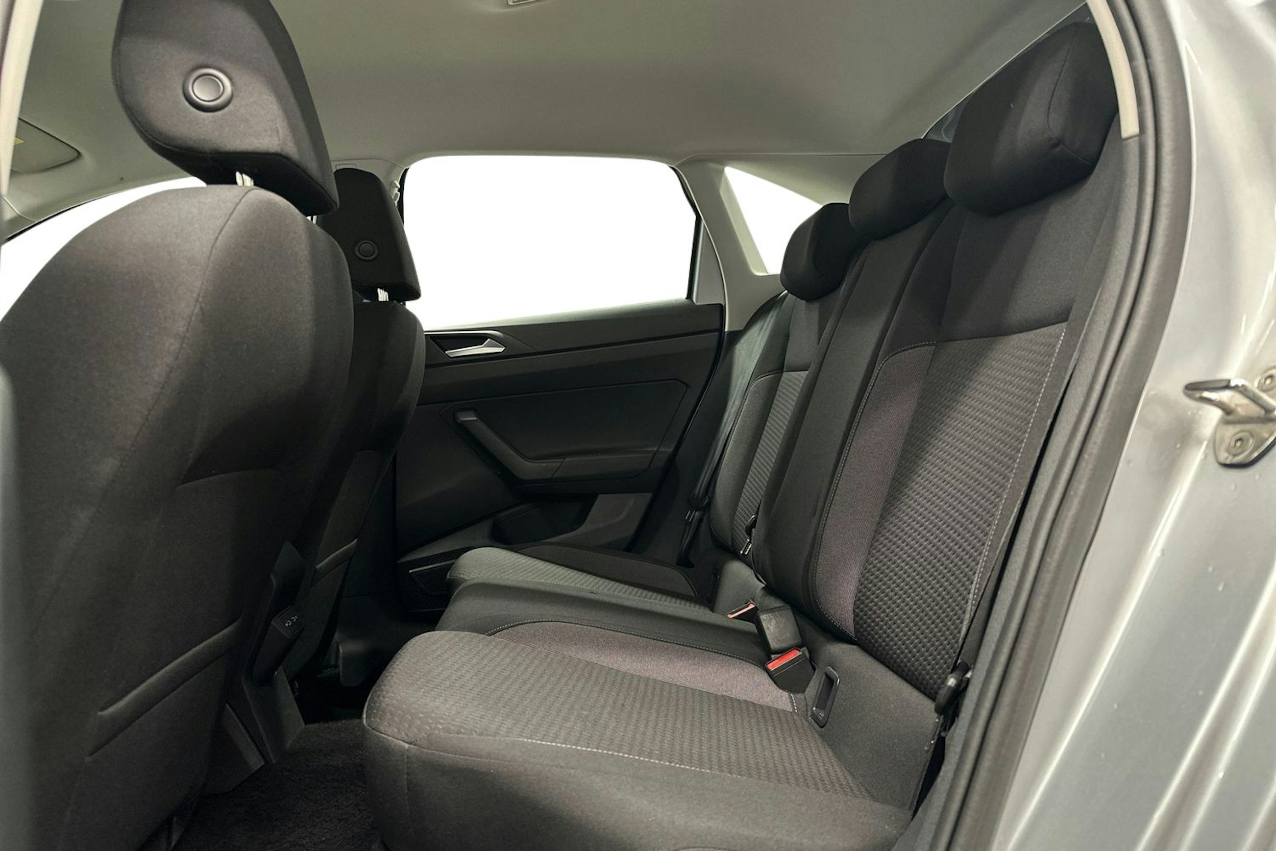 harmaa Volkswagen Taigo 2023 kuva 10.