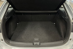 harmaa Volkswagen Taigo 2023 kuva 14.