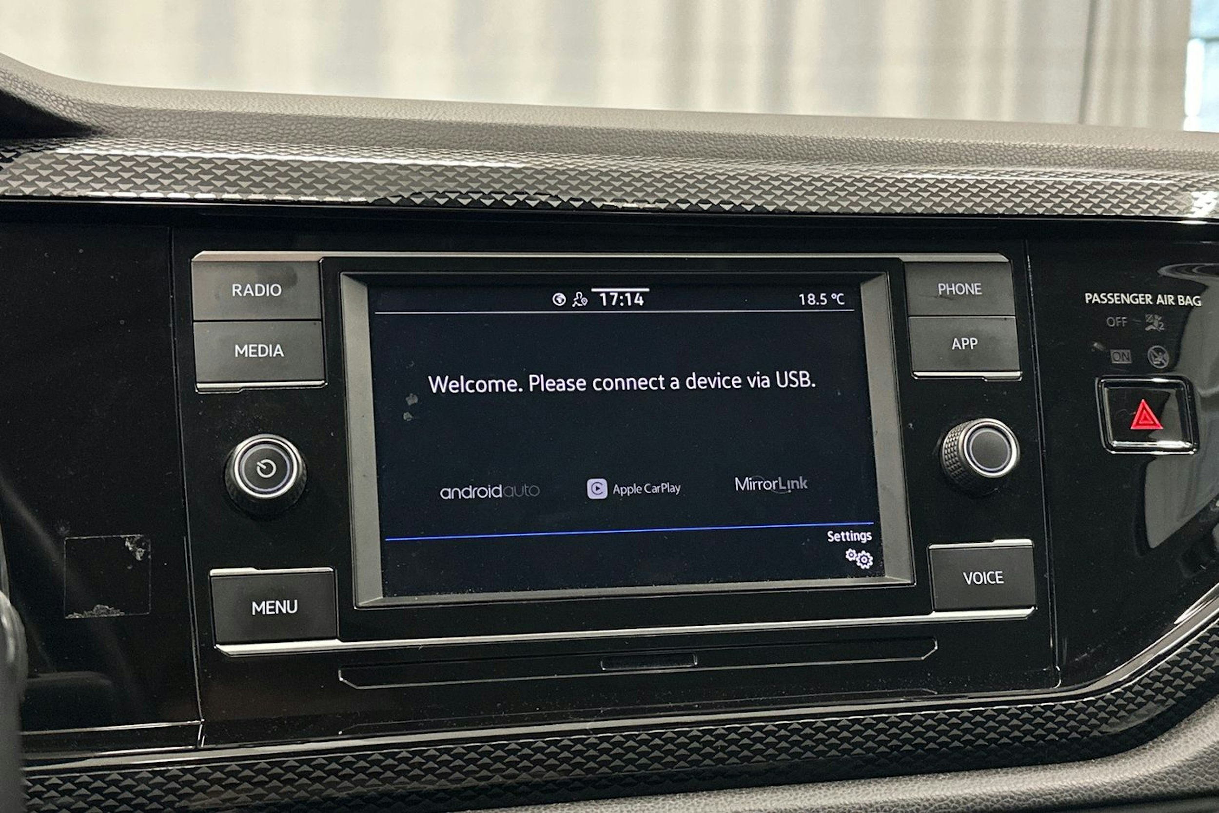 harmaa Volkswagen Taigo 2023 kuva 23.