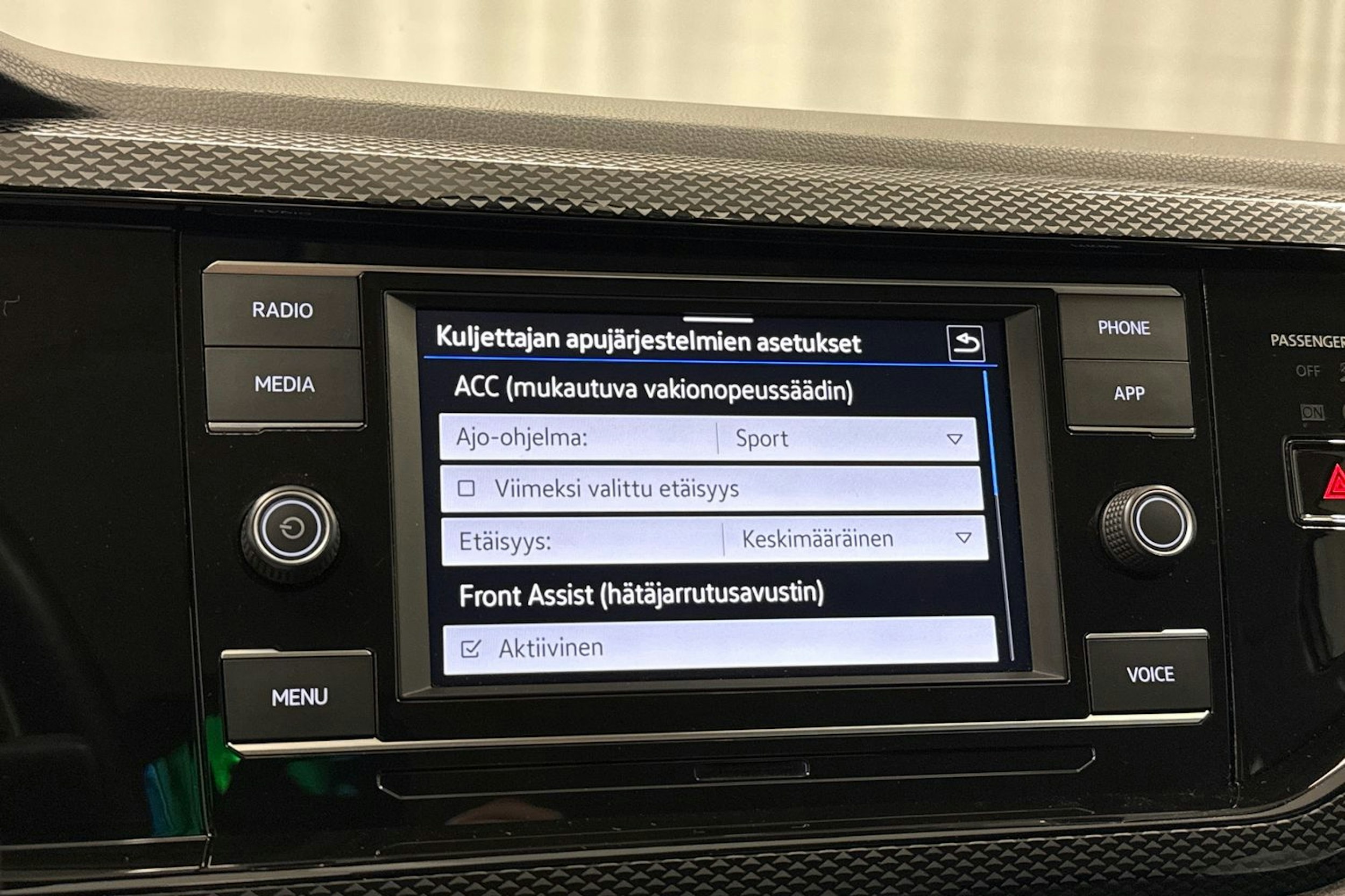valkoinen Volkswagen Taigo 2023 kuva 17.