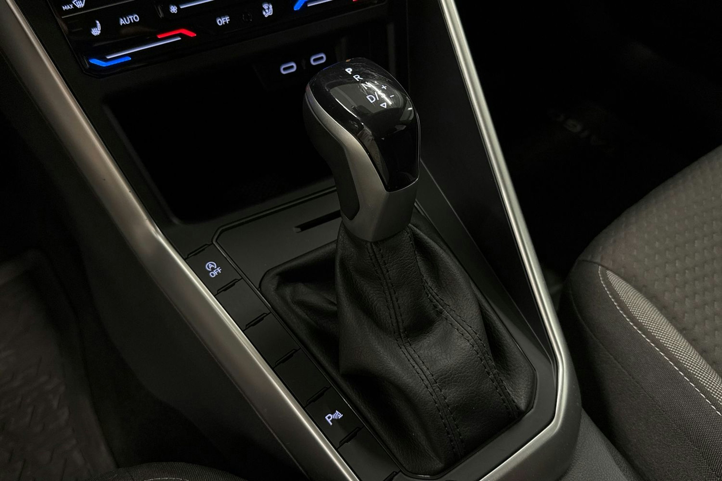 valkoinen Volkswagen Taigo 2023 kuva 20.
