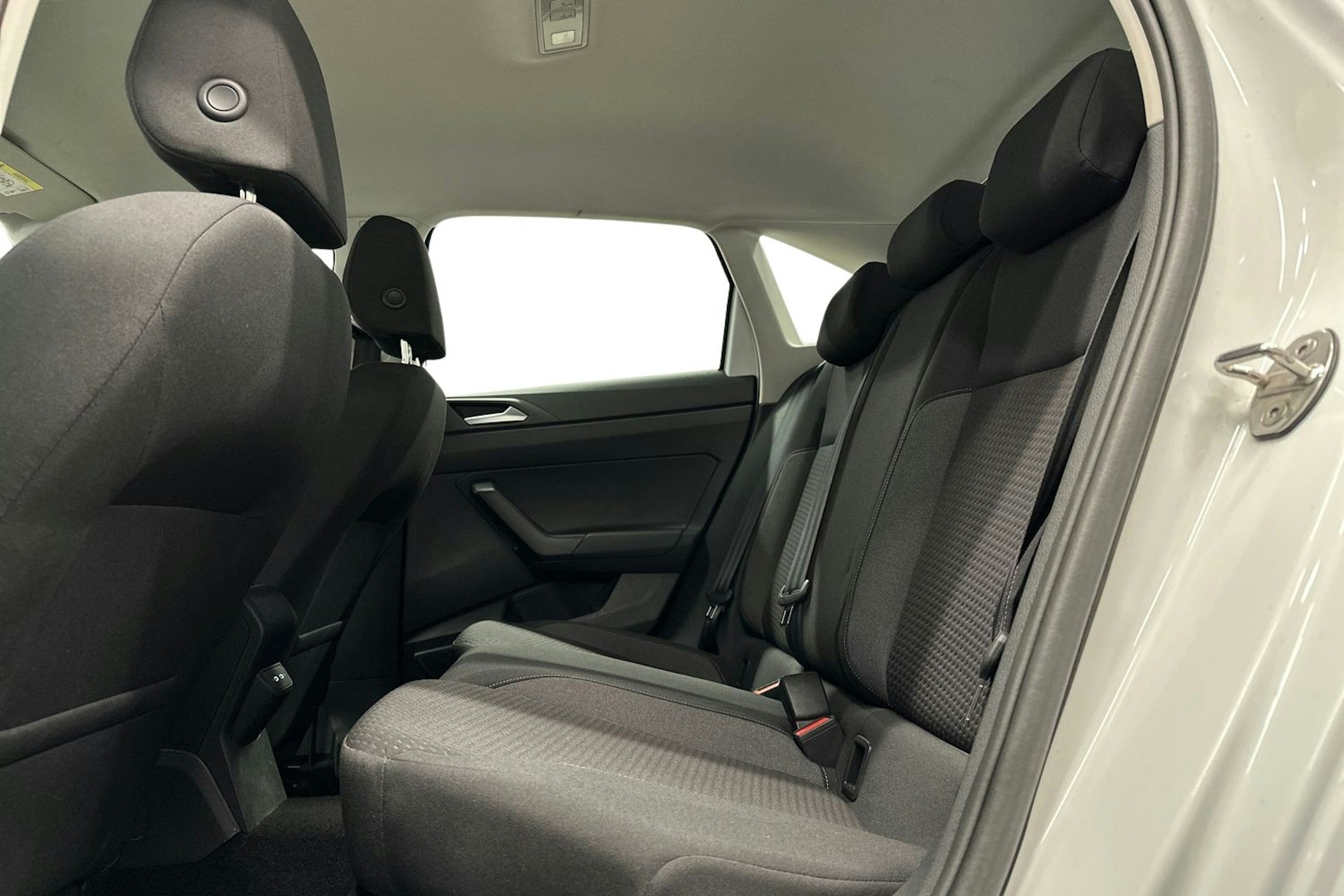 valkoinen Volkswagen Taigo 2023 kuva 10.